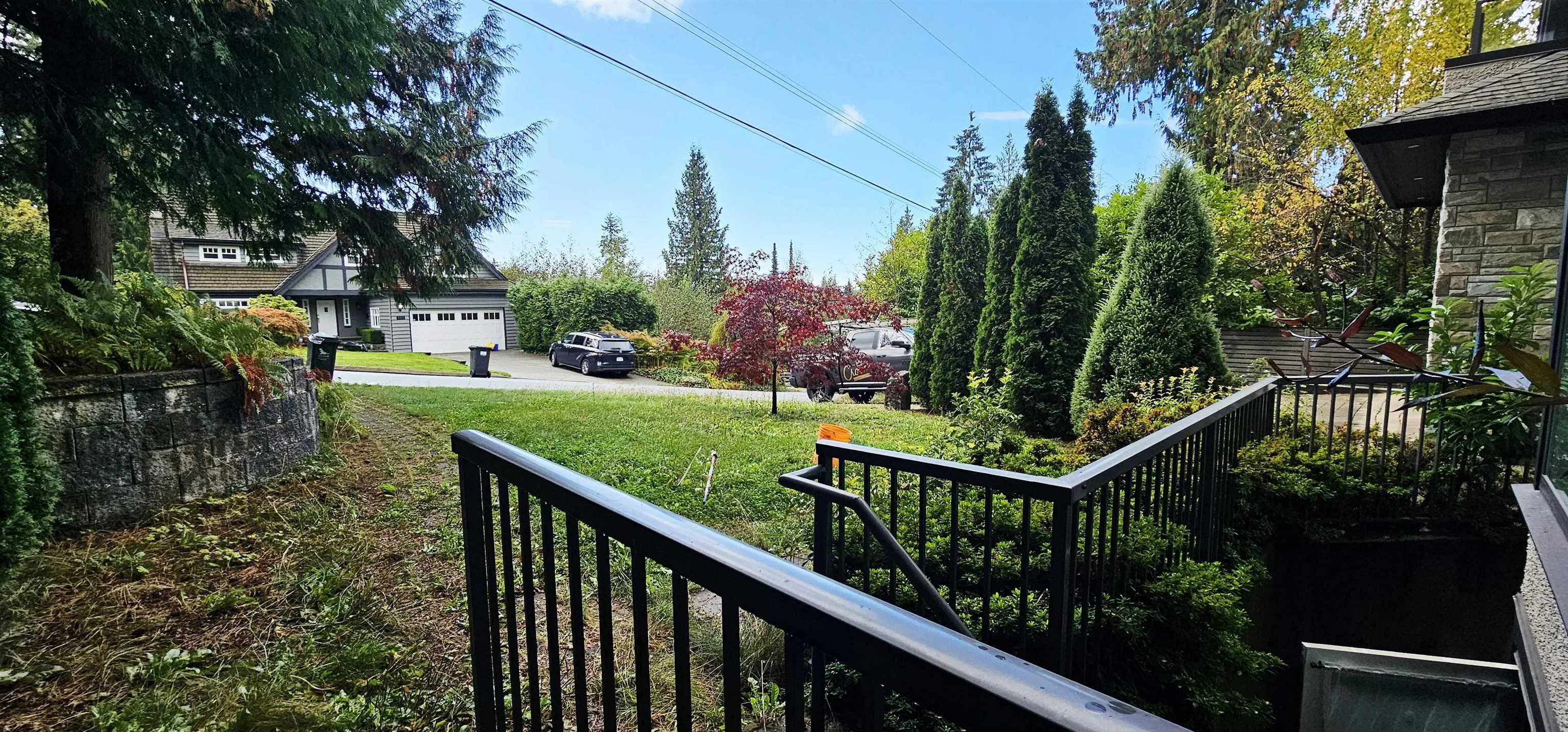 Lower/ 888 Canyon Boulevard