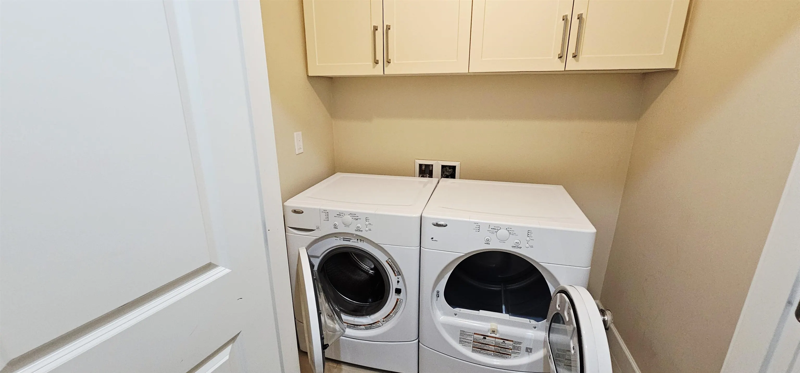 Lower/ 888 Canyon Boulevard