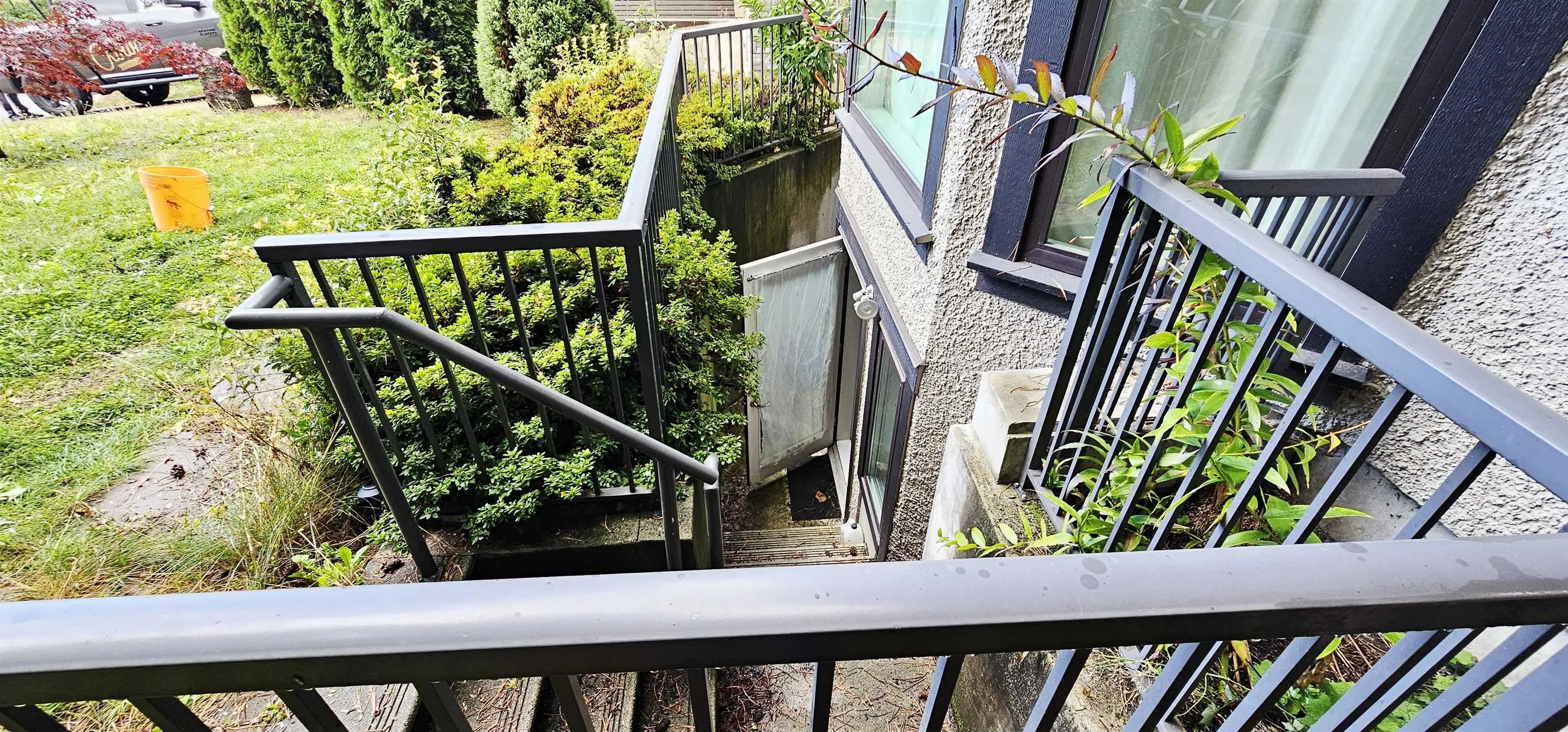 Lower/ 888 Canyon Boulevard