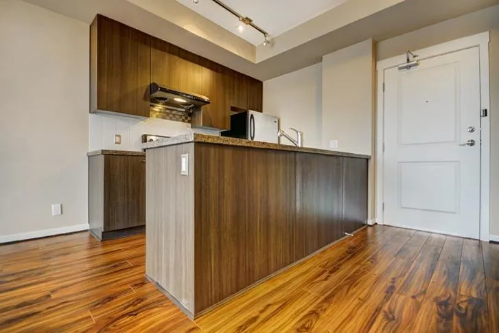 655 4099 Stolberg Street