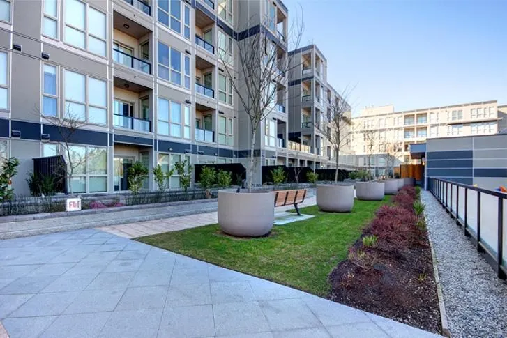 655 4099 Stolberg Street