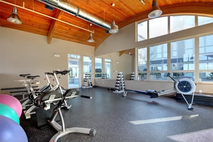 655 4099 Stolberg Street