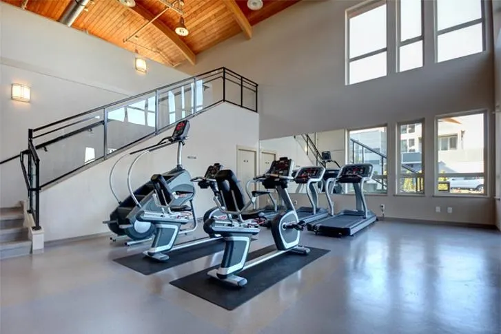 655 4099 Stolberg Street