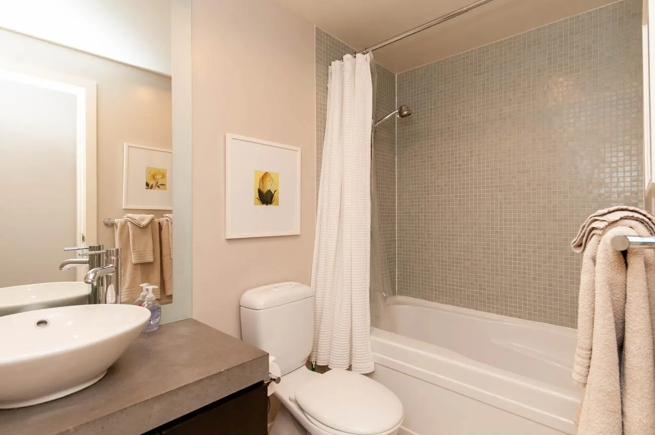 2302 638 Beach Crescent