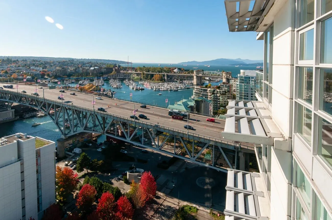 2302 638 Beach Crescent