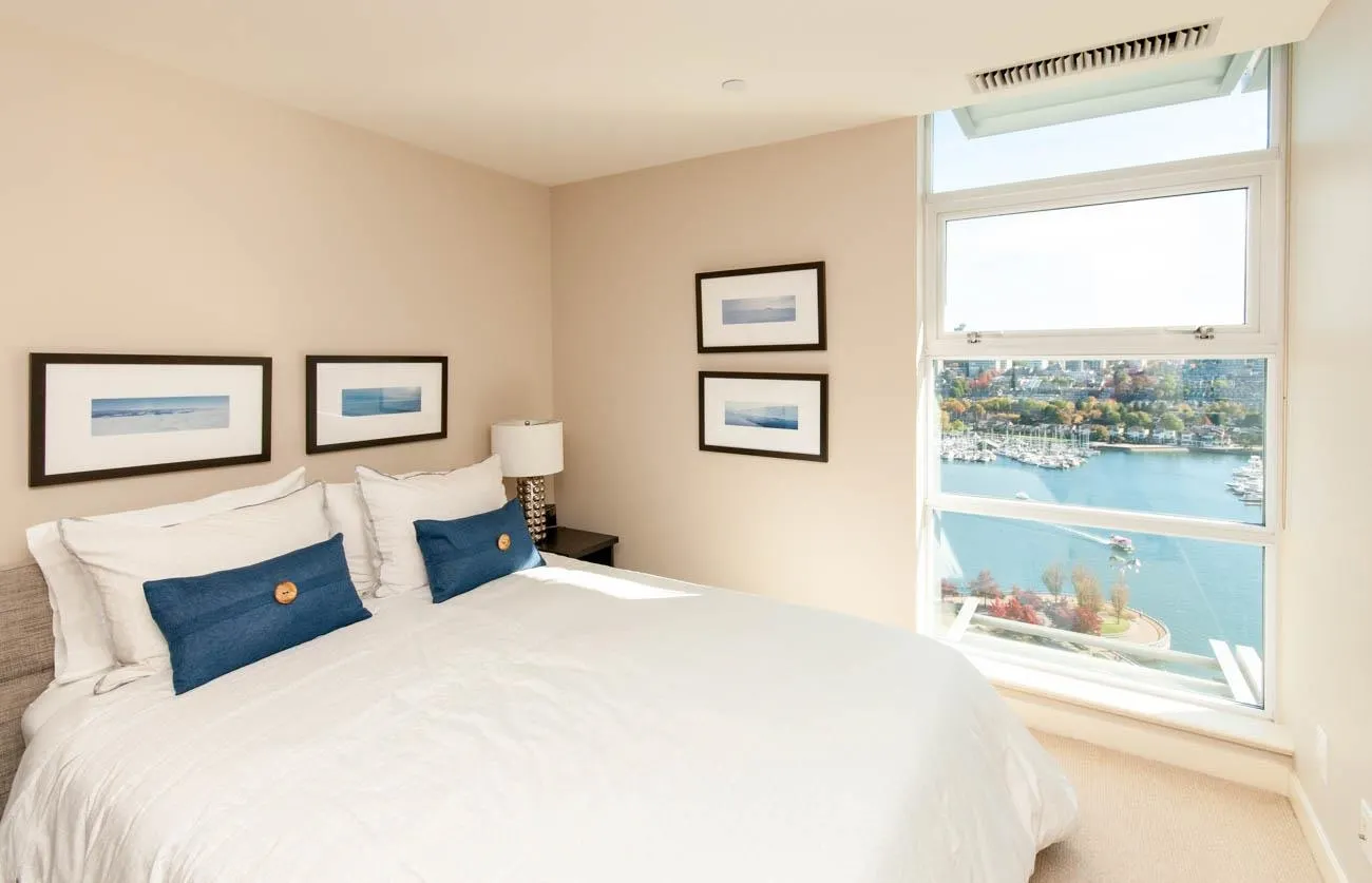 2302 638 Beach Crescent