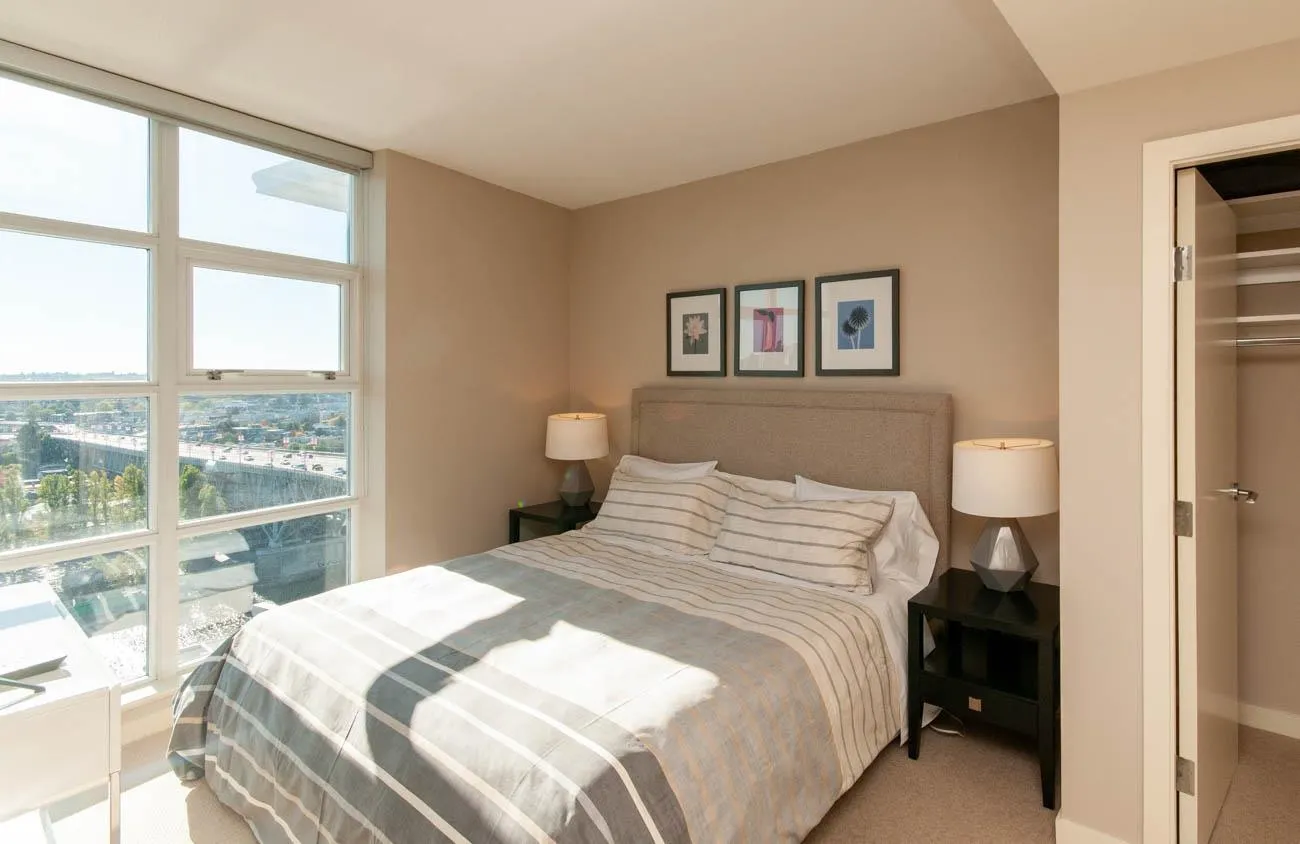 2302 638 Beach Crescent