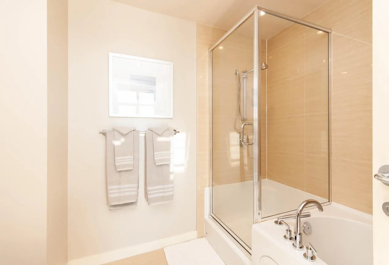 2302 638 Beach Crescent