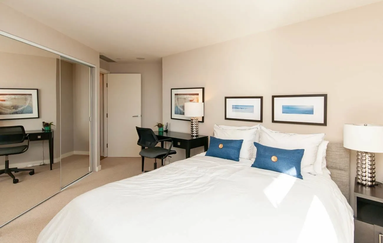 2302 638 Beach Crescent