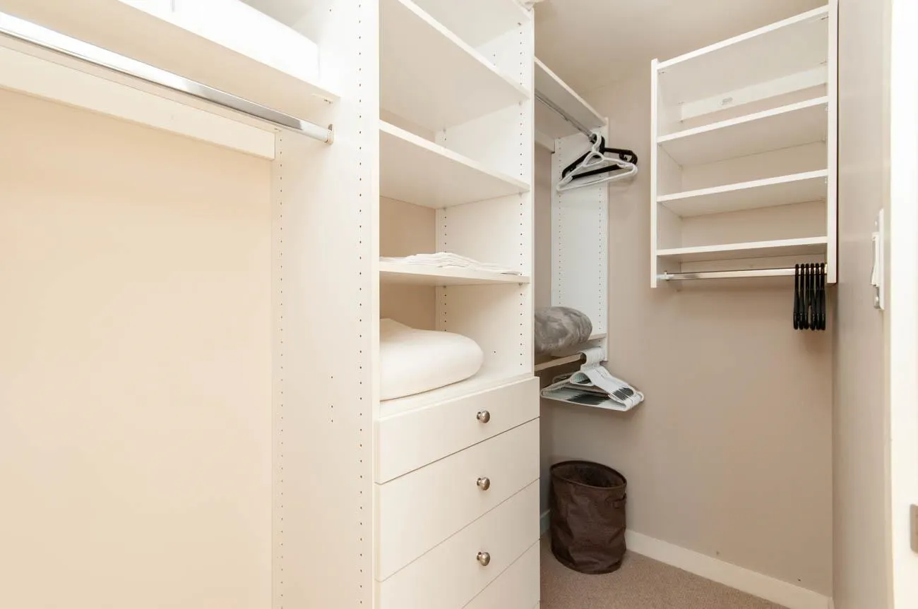 2302 638 Beach Crescent