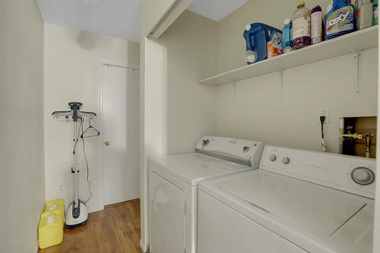 1876 King George Boulevard