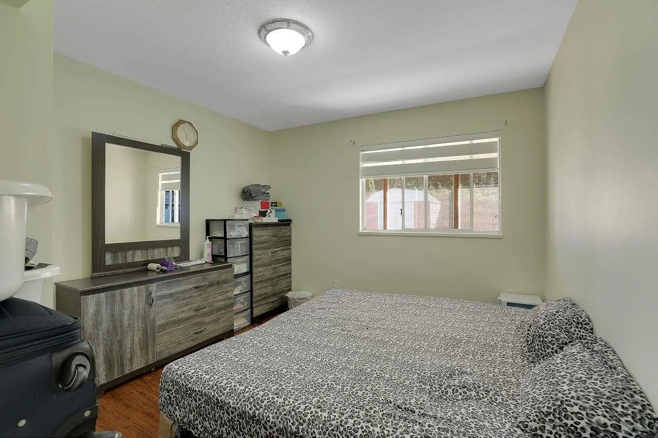 1876 King George Boulevard