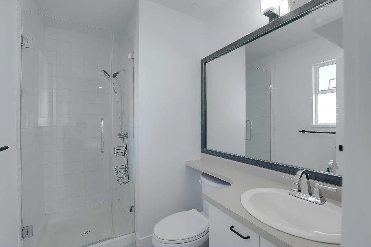 1876 King George Boulevard