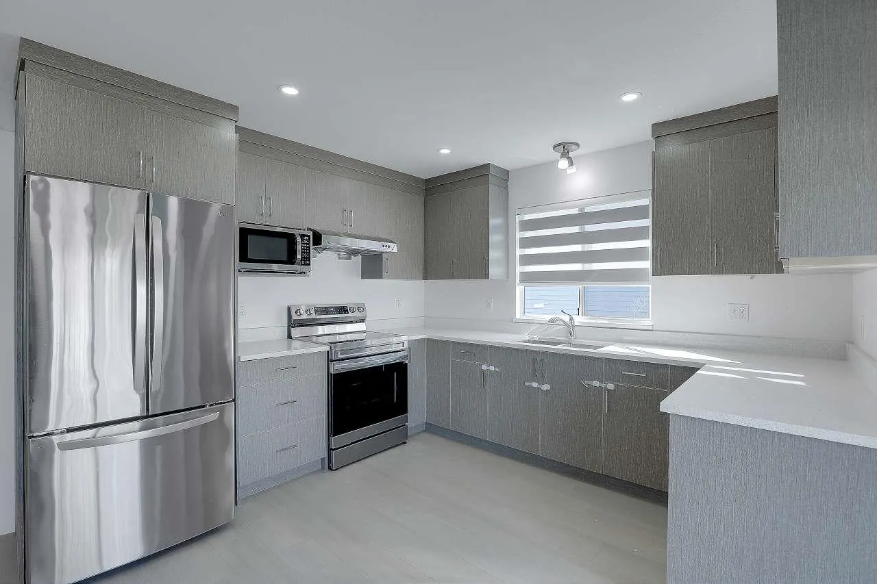 1876 King George Boulevard