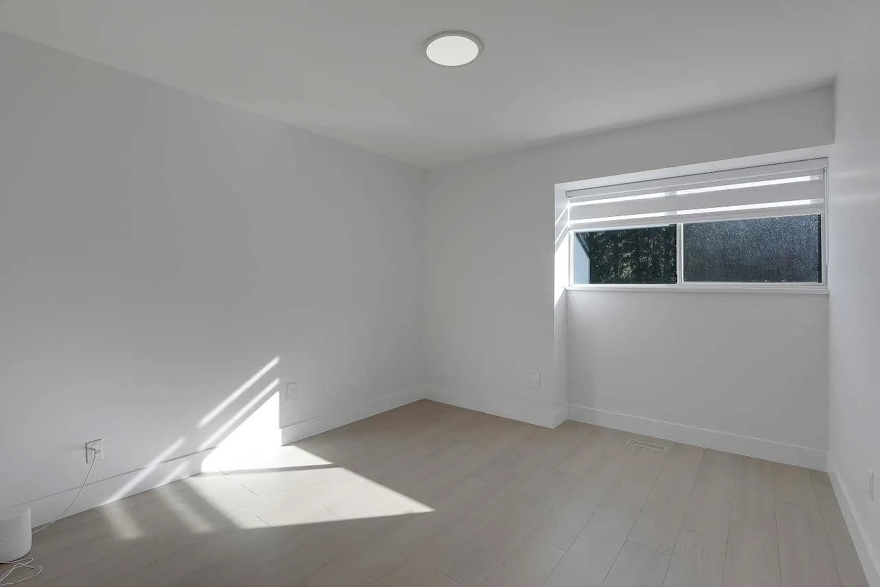 1876 King George Boulevard