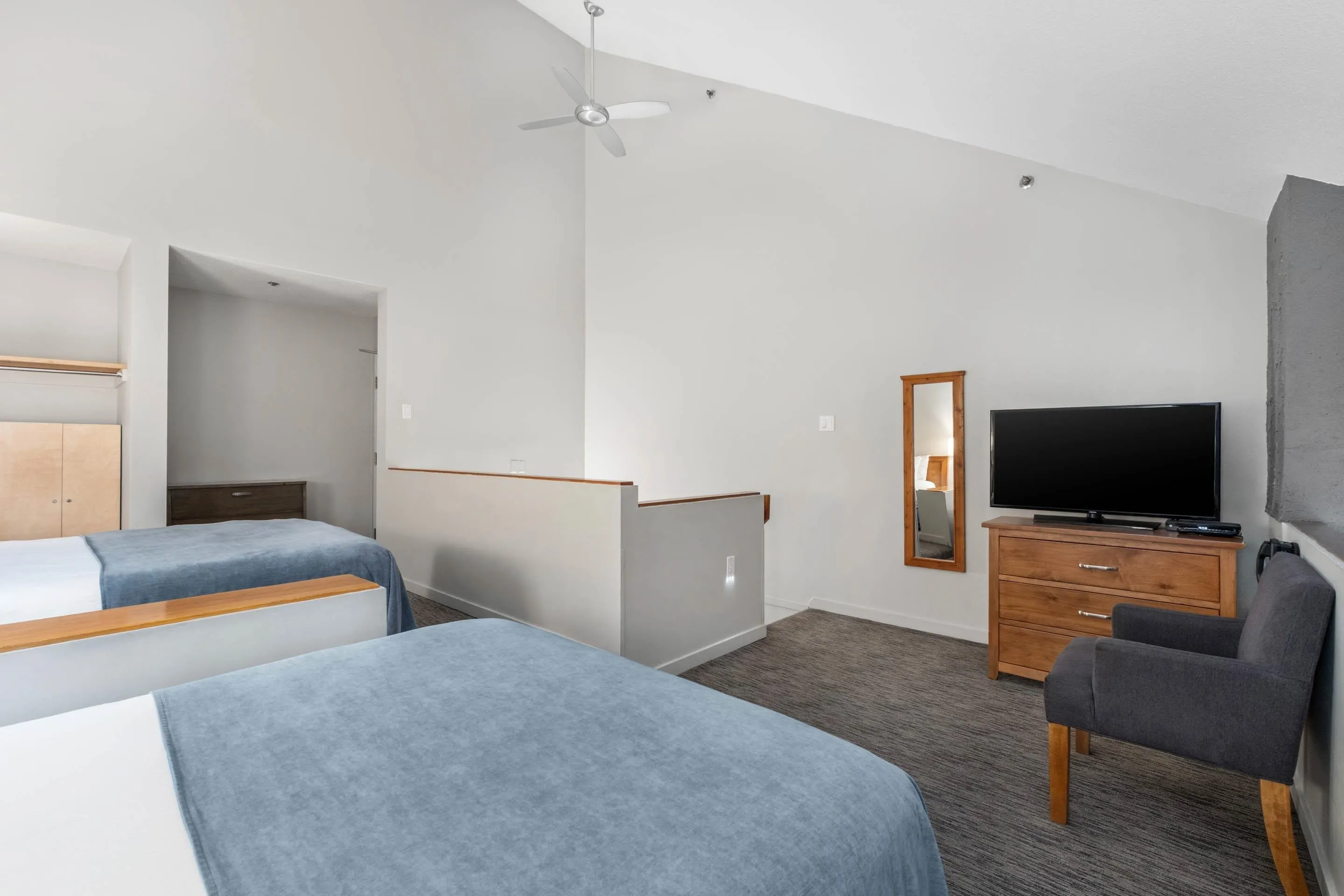 202 4420 Sundial Place