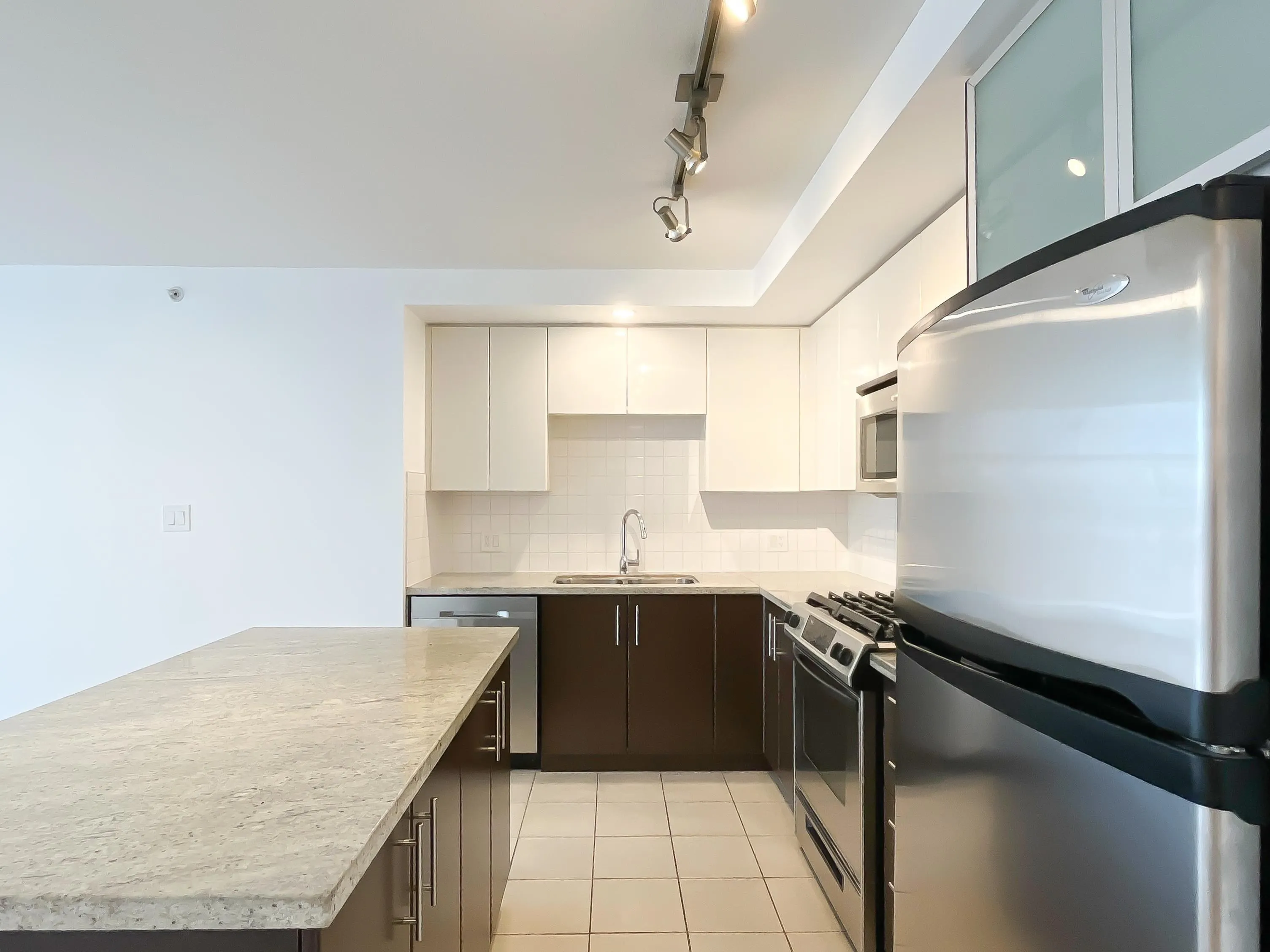 708 2289 Yukon Crescent