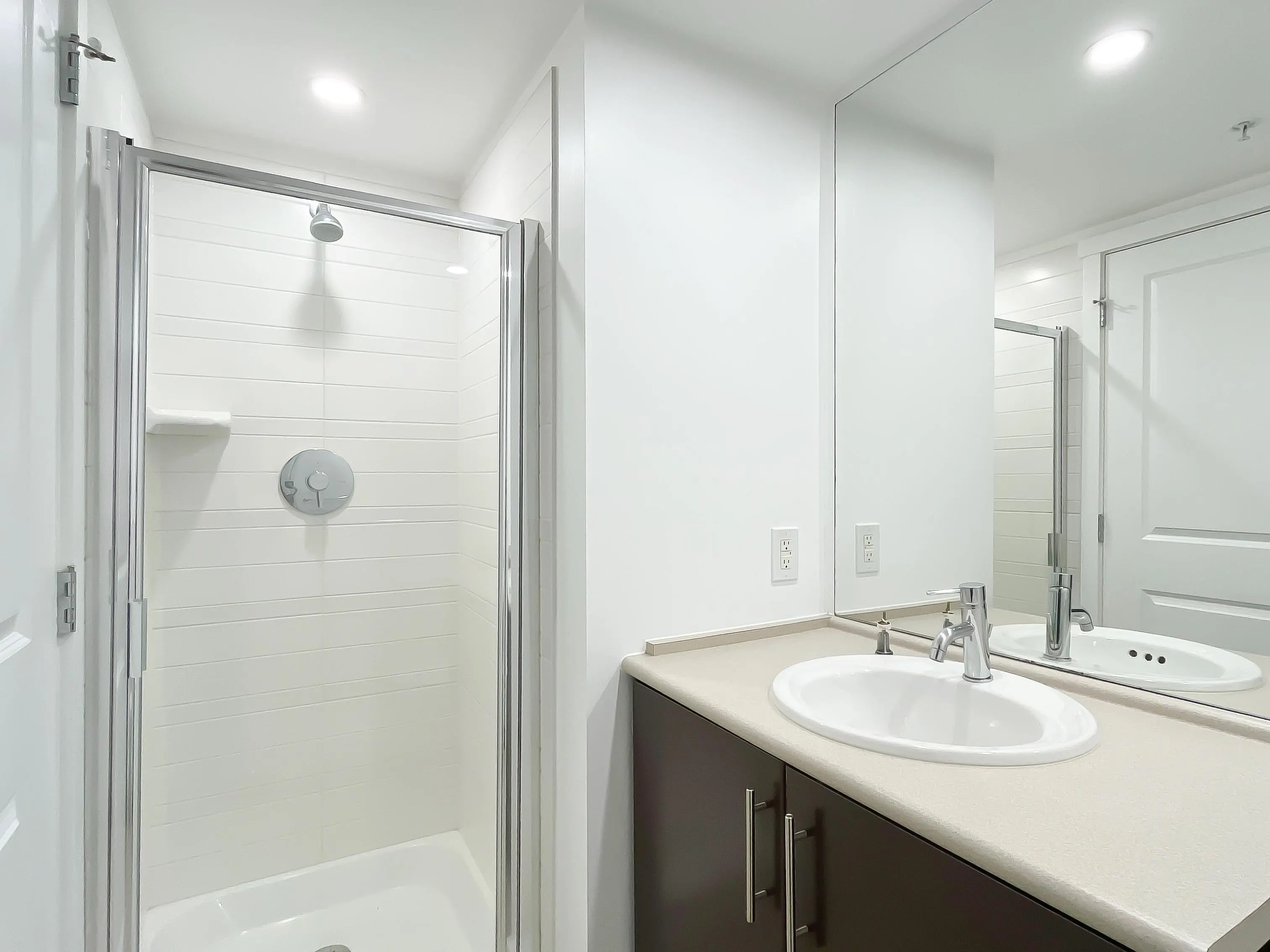 708 2289 Yukon Crescent