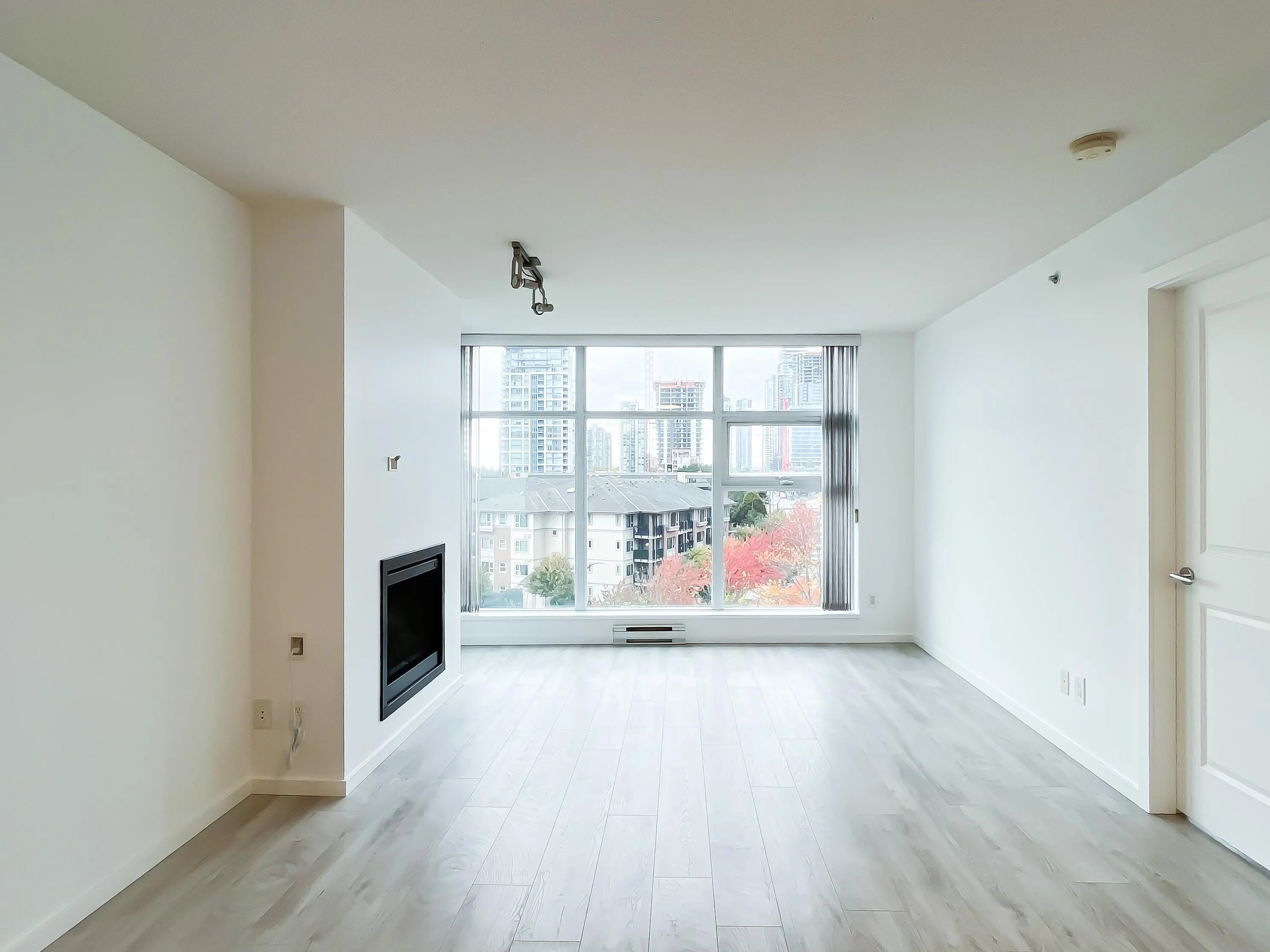 708 2289 Yukon Crescent