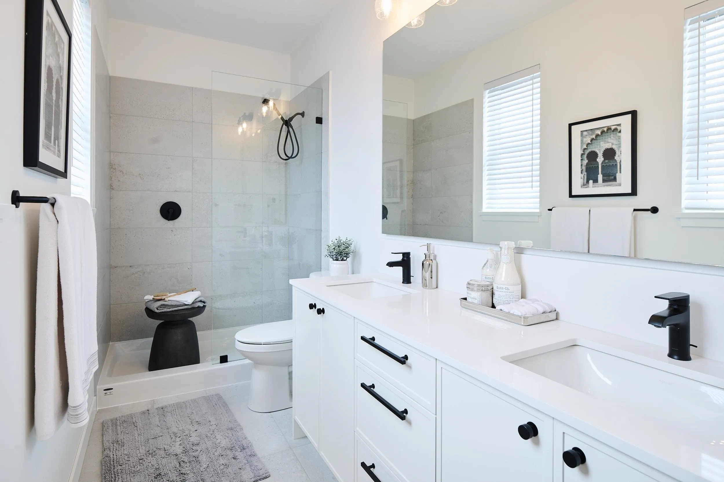 71 2886 Montrose Avenue