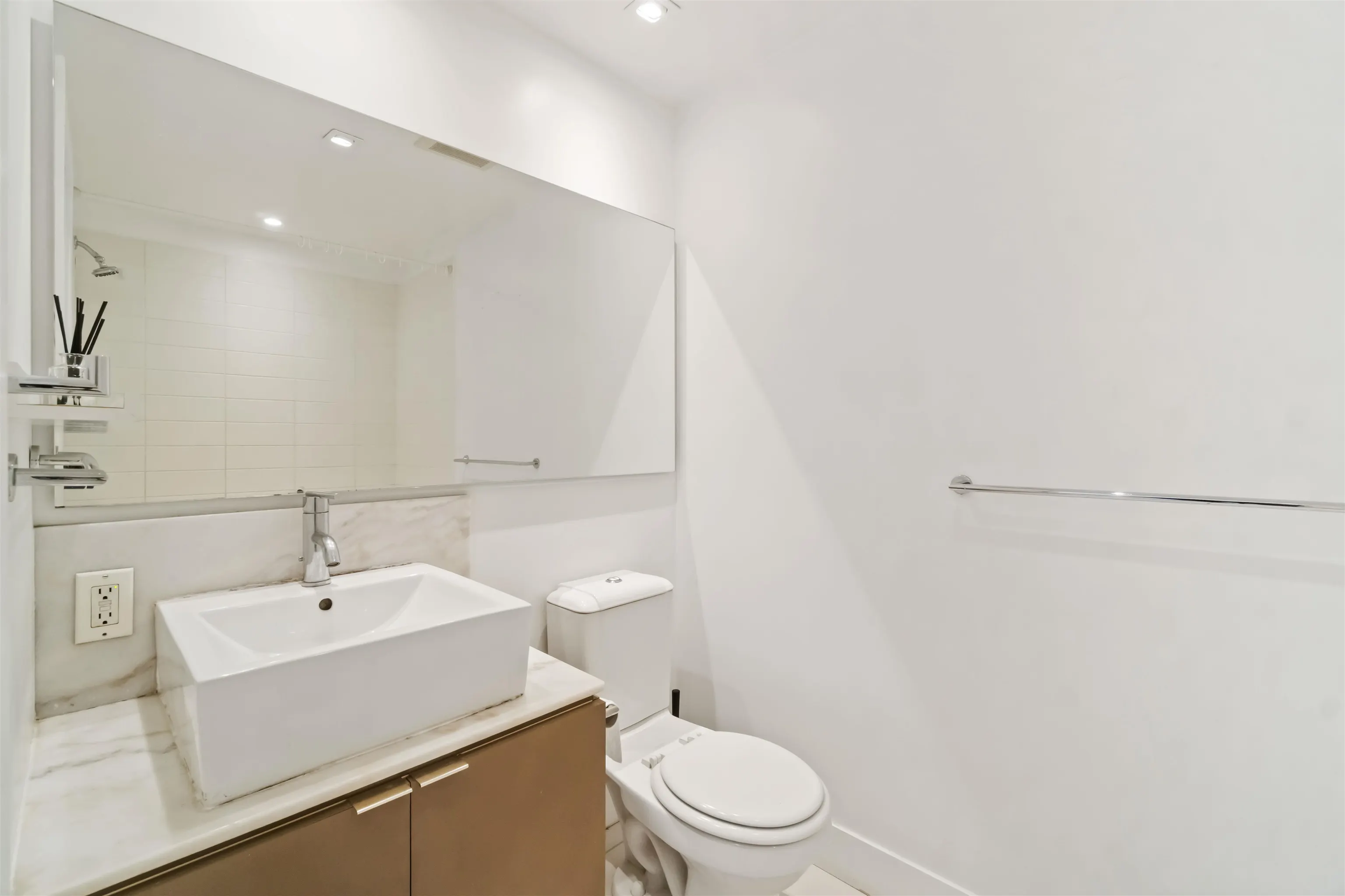 3107 4808 Hazel Street