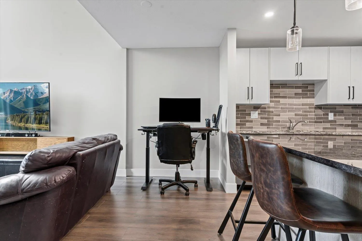 414 33478 Roberts Avenue