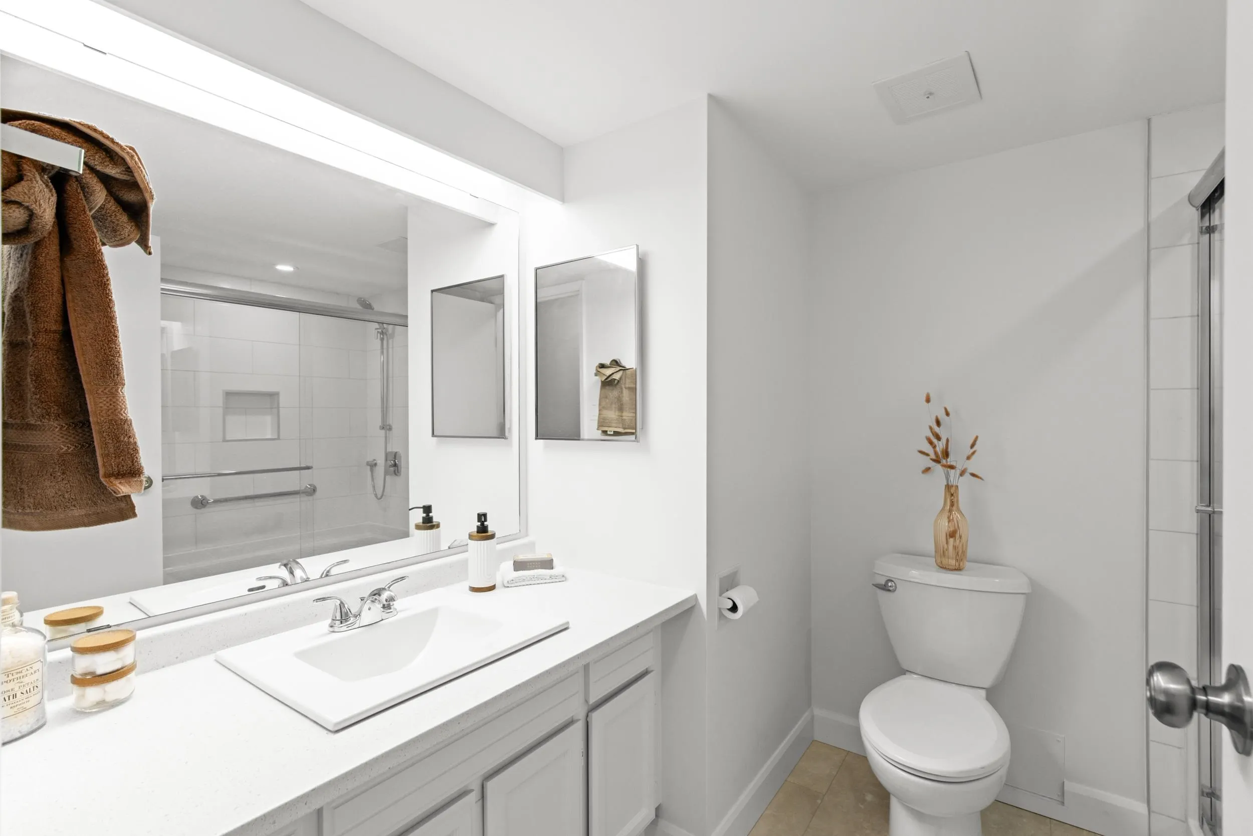 704 1480 Duchess Avenue