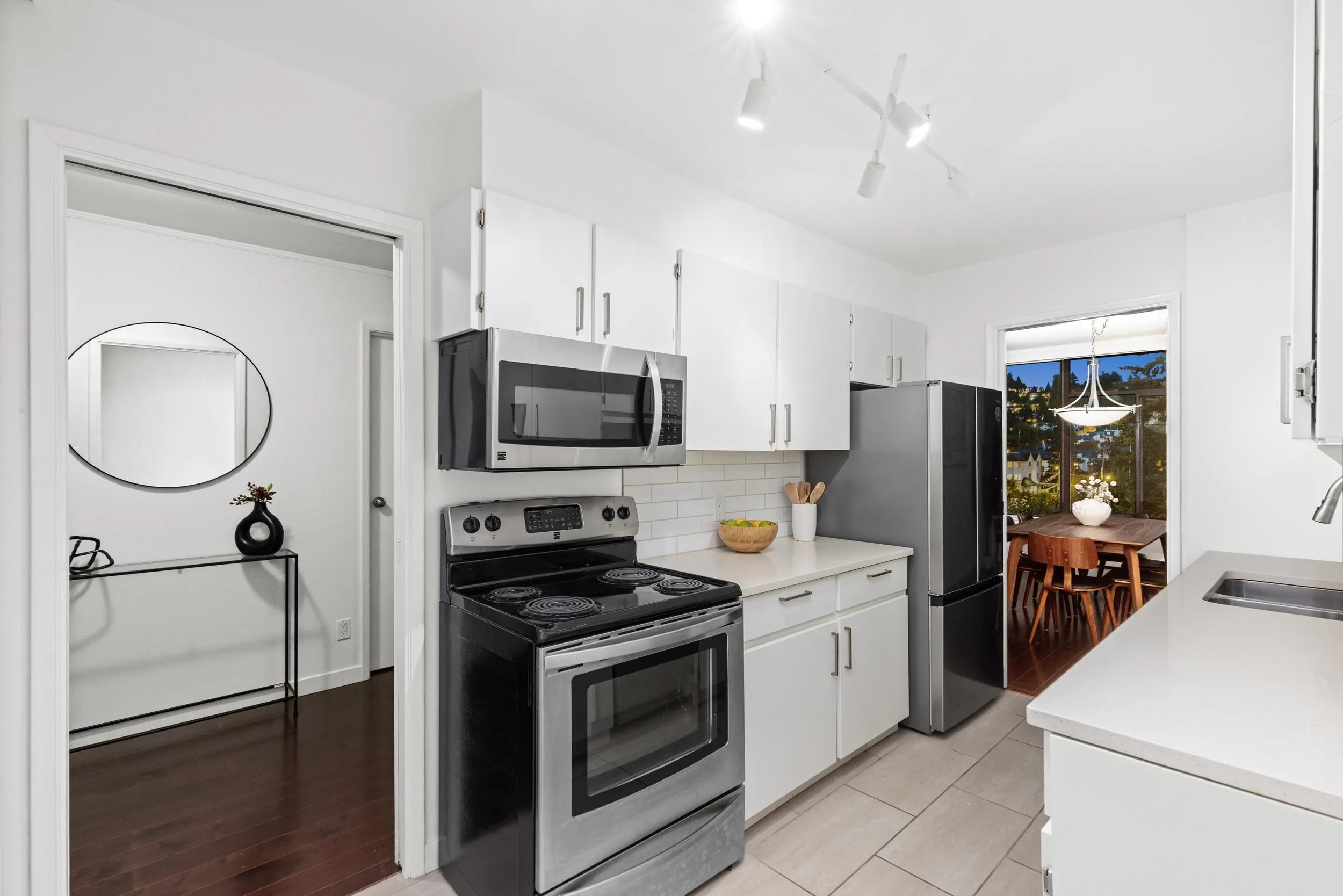 704 1480 Duchess Avenue