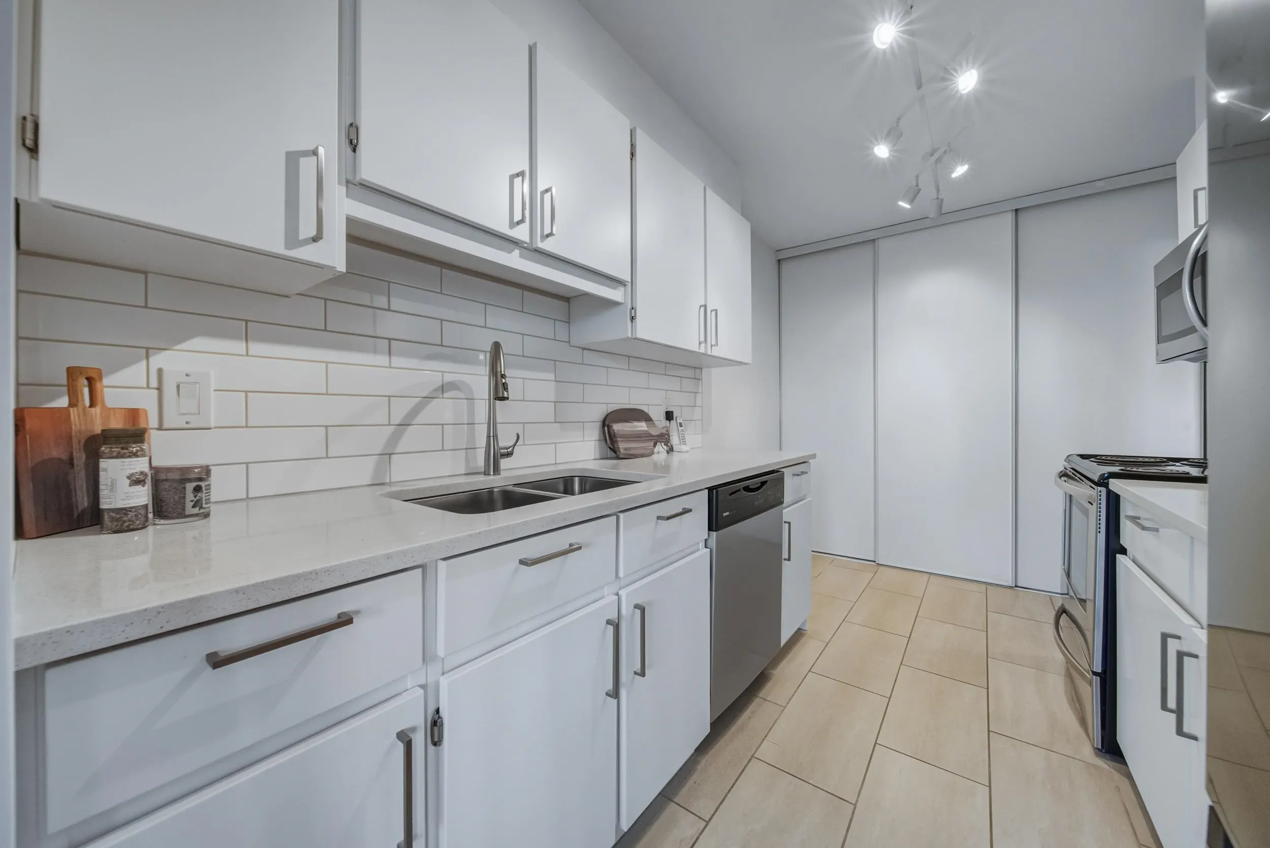 704 1480 Duchess Avenue