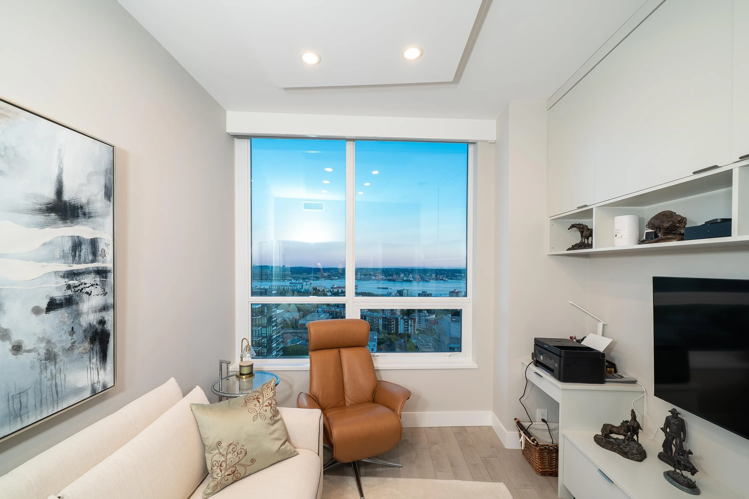 2302 125 E 14th Street