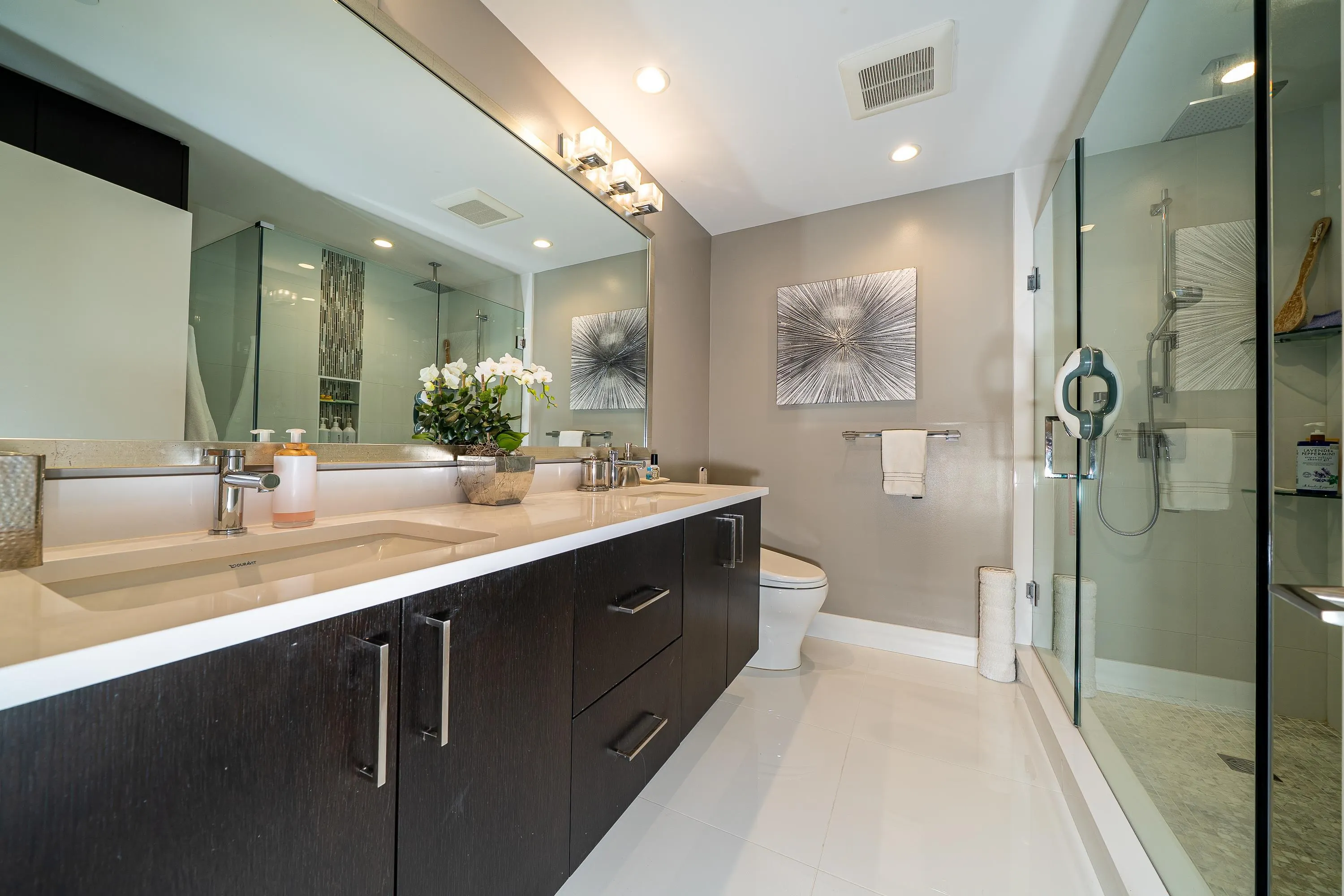 2302 125 E 14th Street