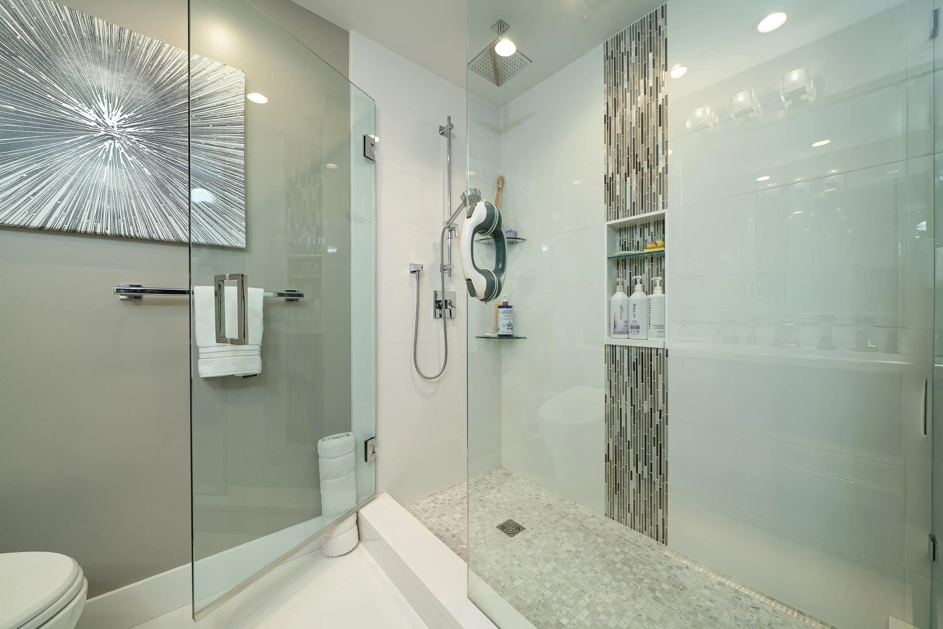 2302 125 E 14th Street