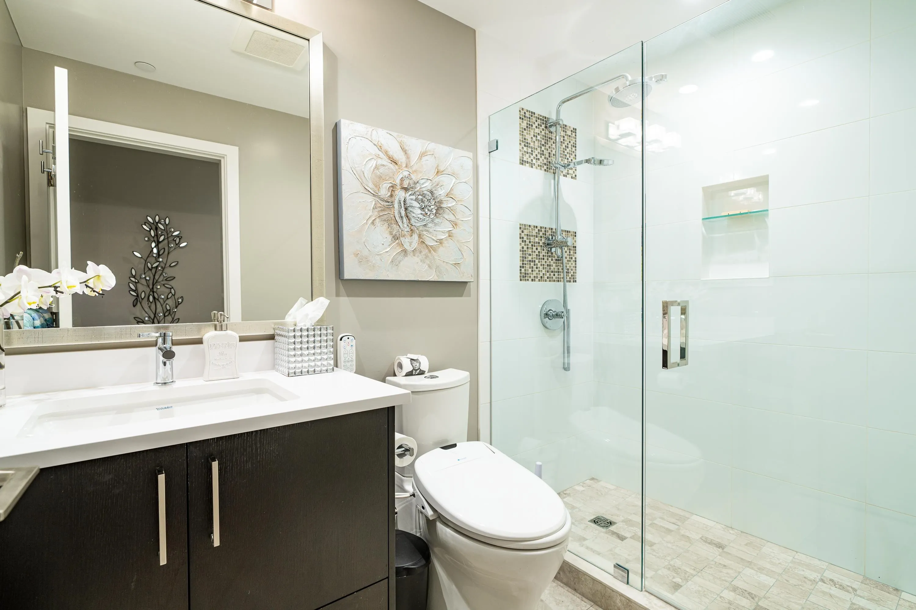 2302 125 E 14th Street