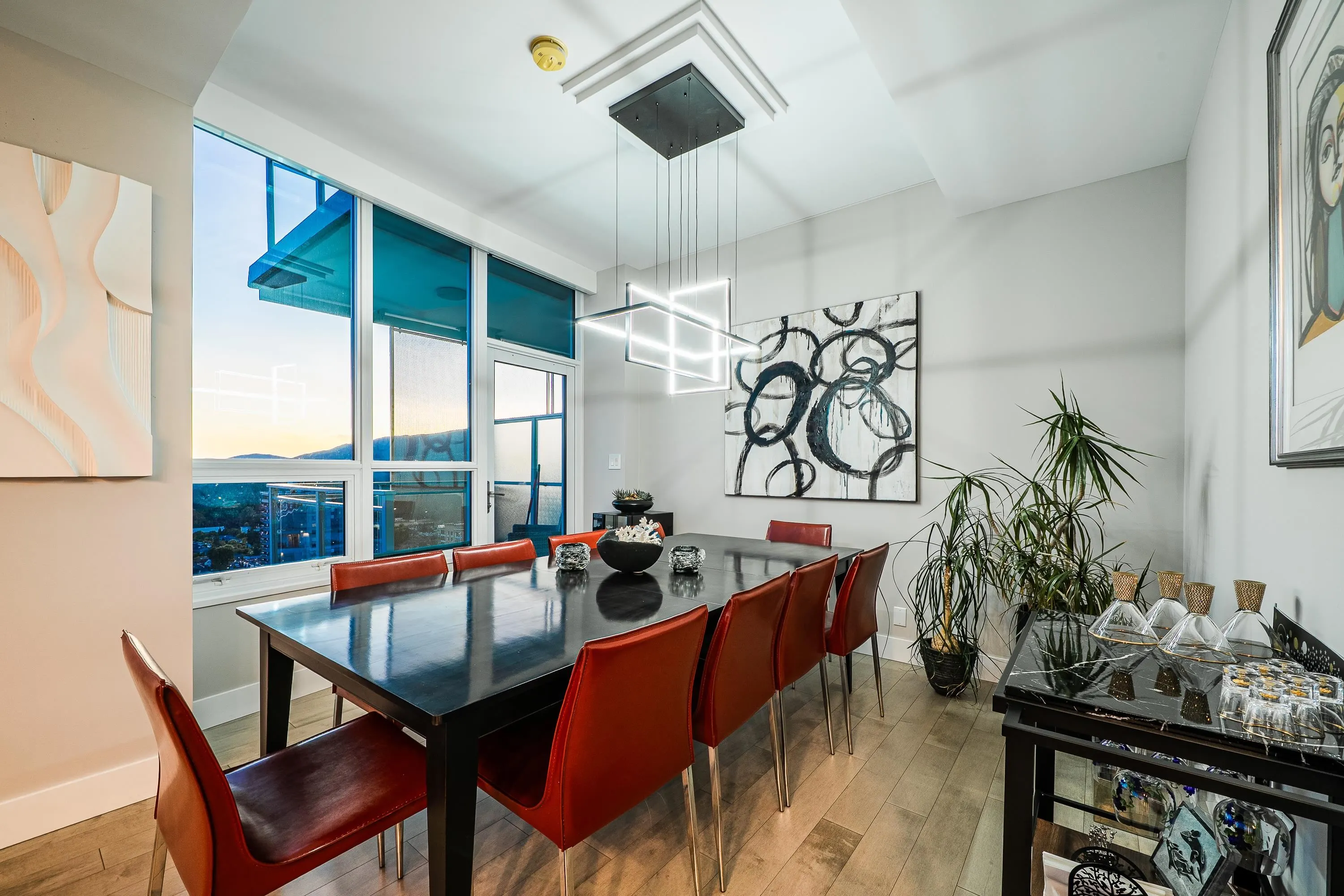 2302 125 E 14th Street