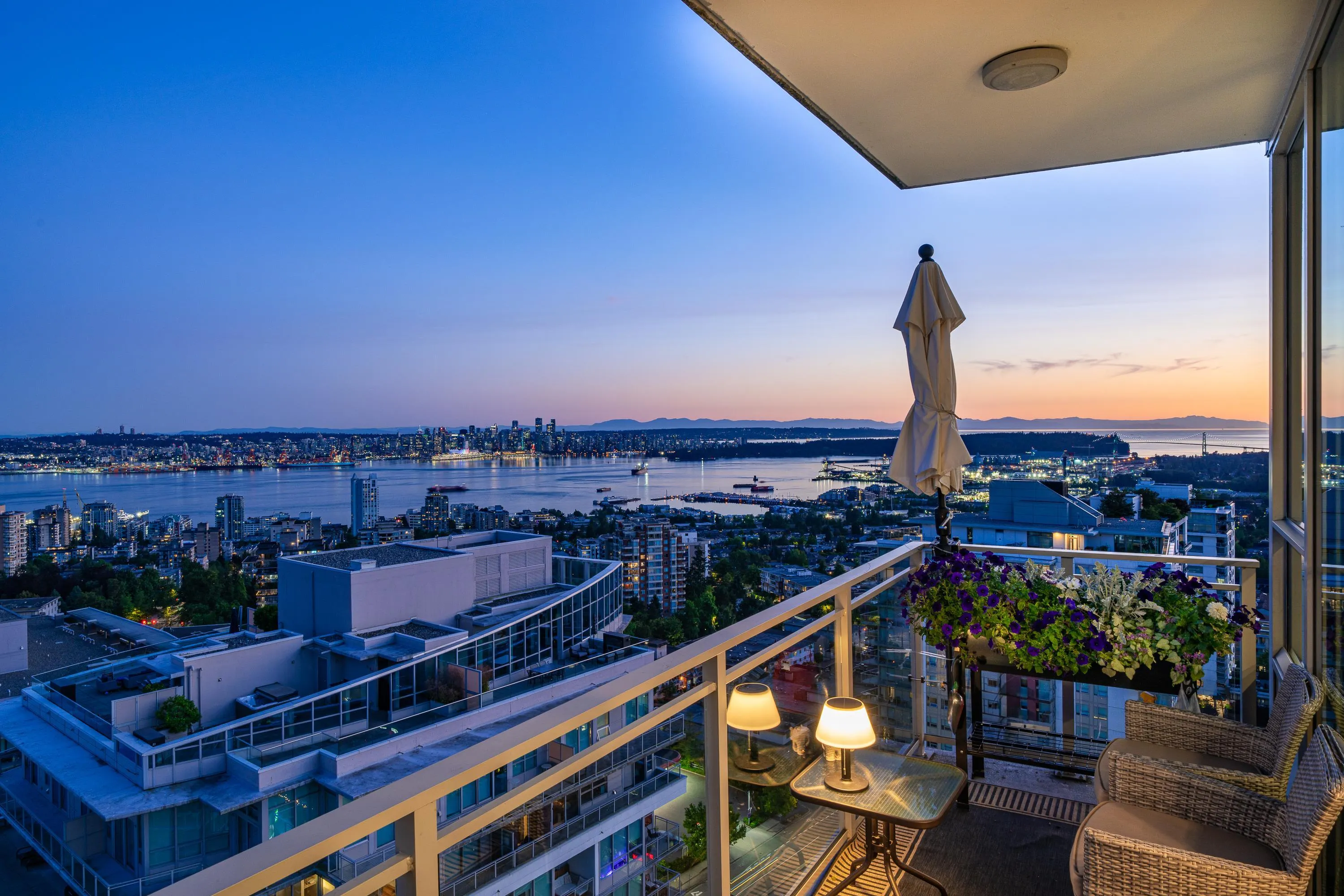 2302 125 E 14th Street