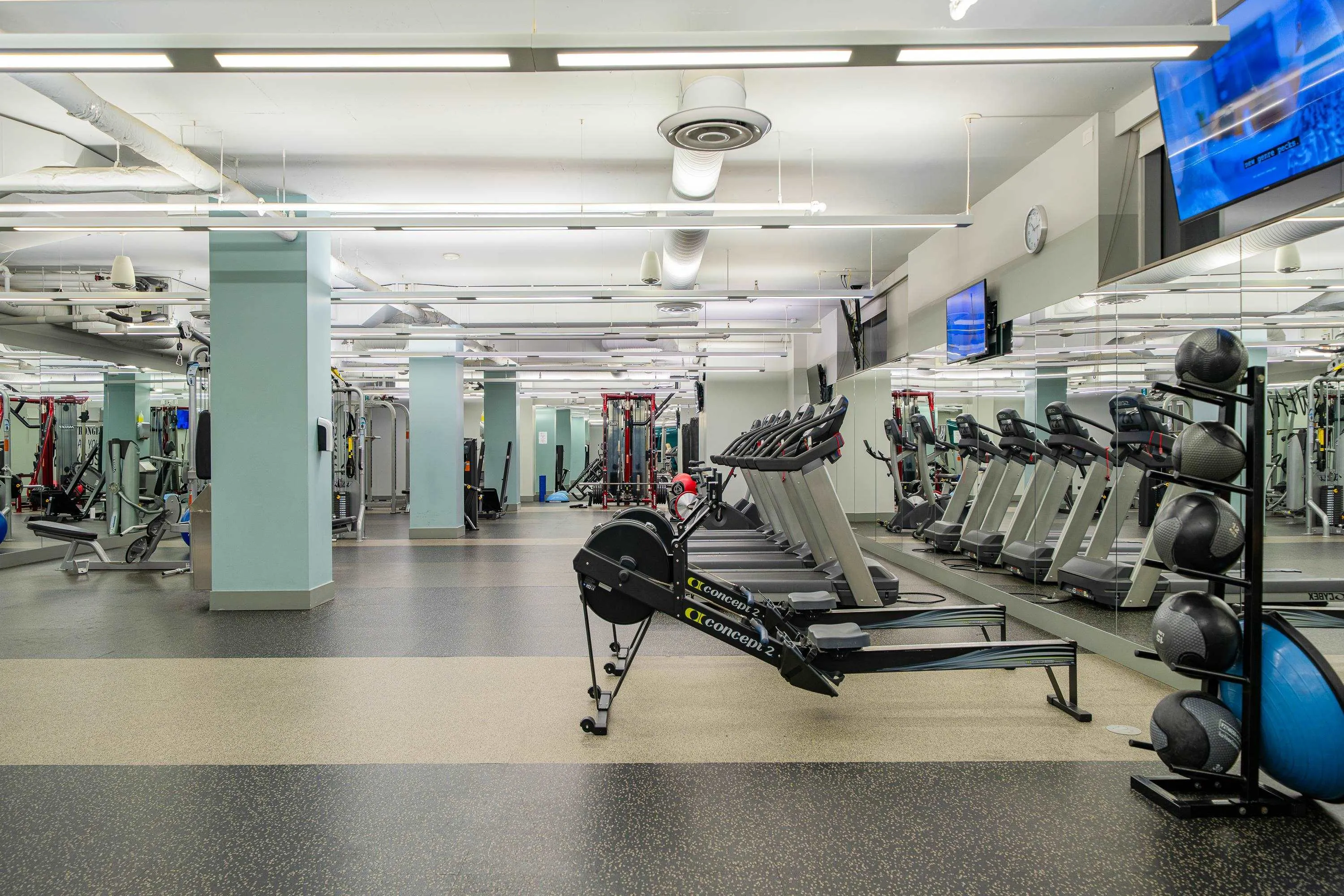 2302 125 E 14th Street