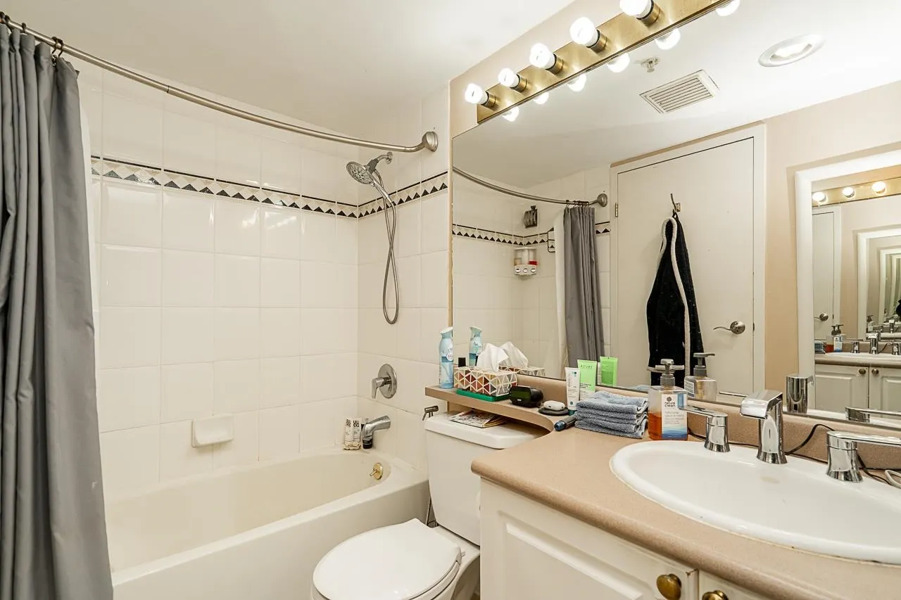 807 488 Helmcken Street