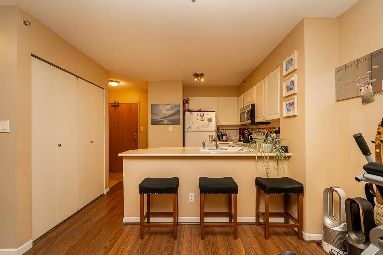 807 488 Helmcken Street