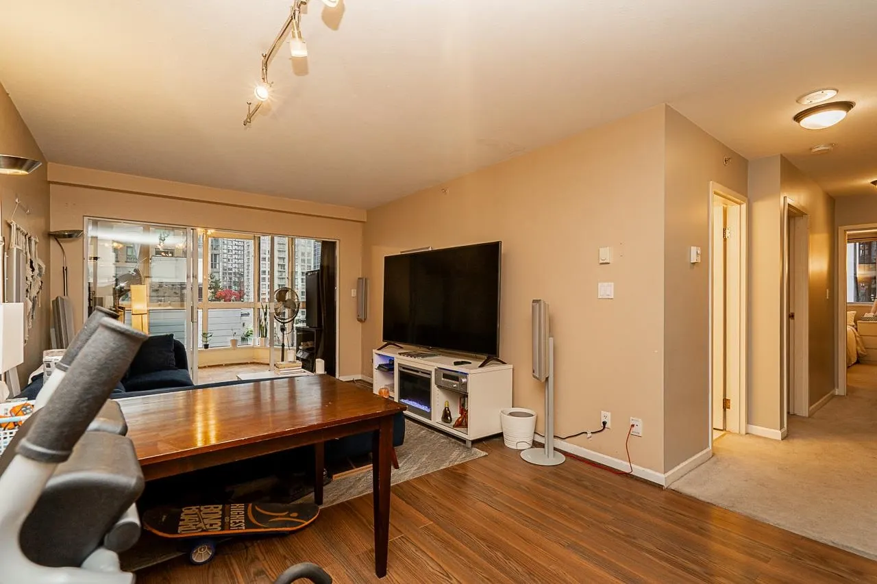 807 488 Helmcken Street