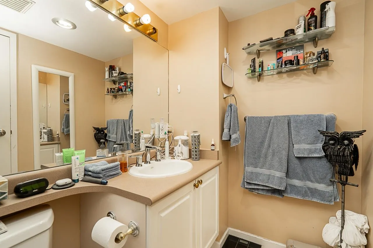 807 488 Helmcken Street