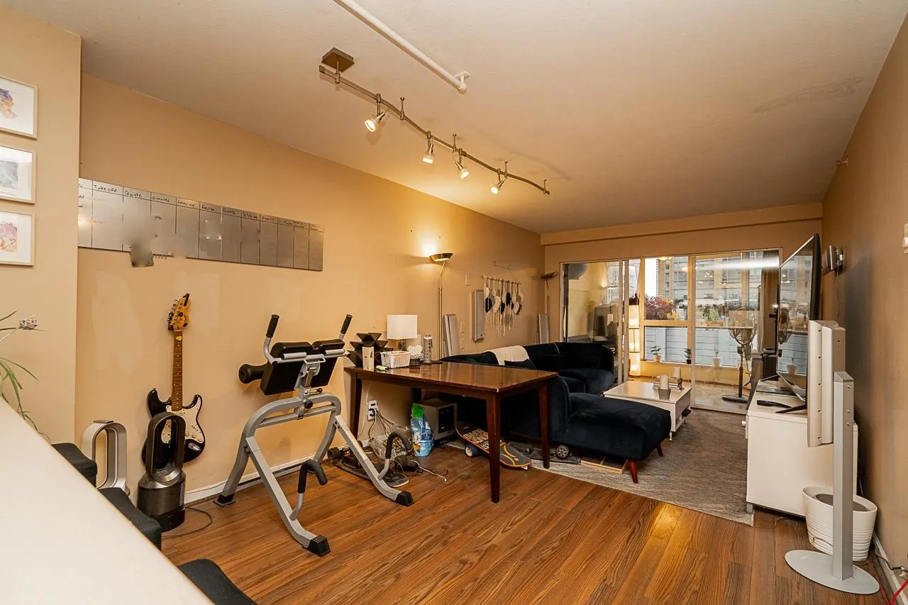 807 488 Helmcken Street