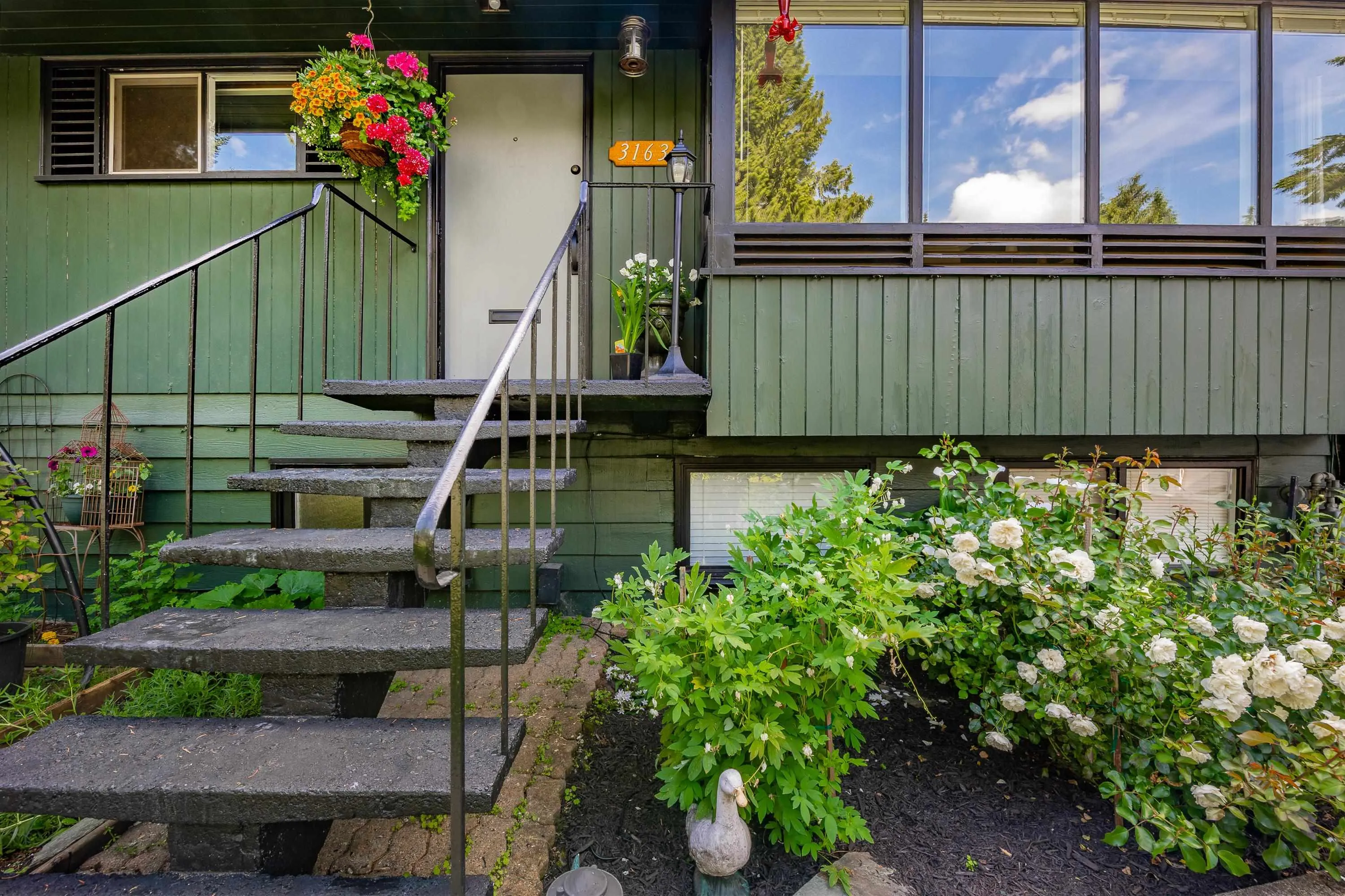 3163 Tennyson Crescent