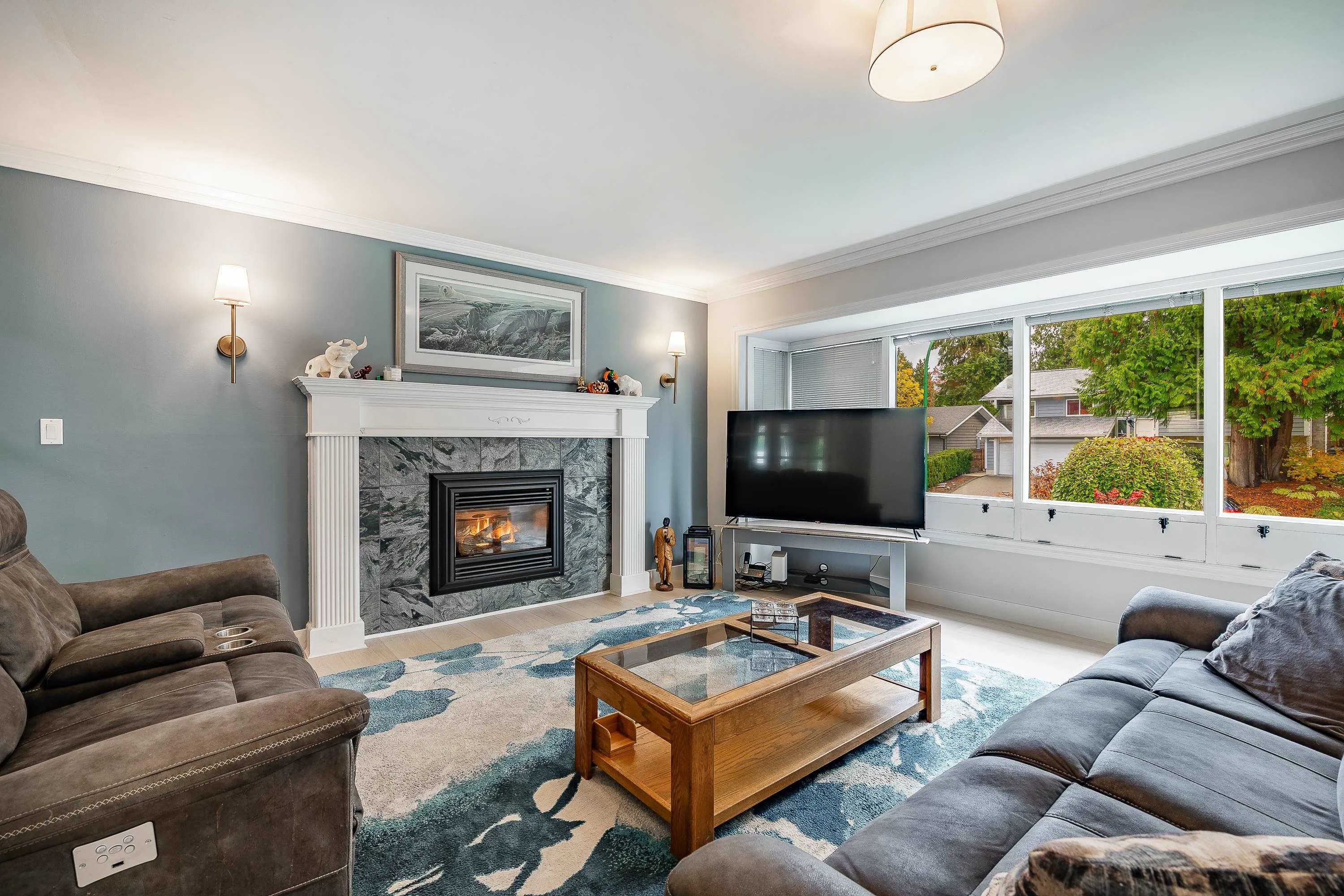 3163 Tennyson Crescent