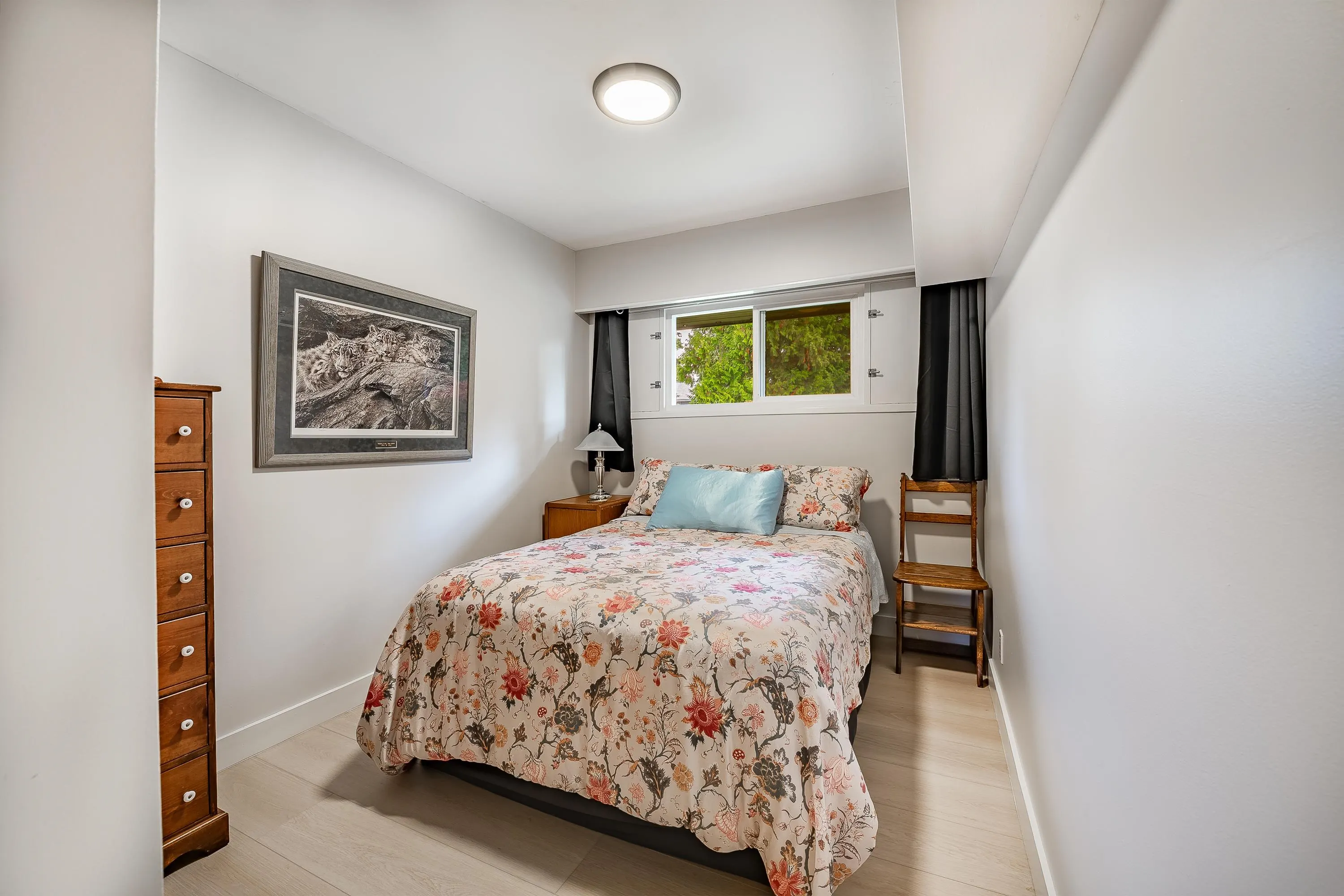 3163 Tennyson Crescent