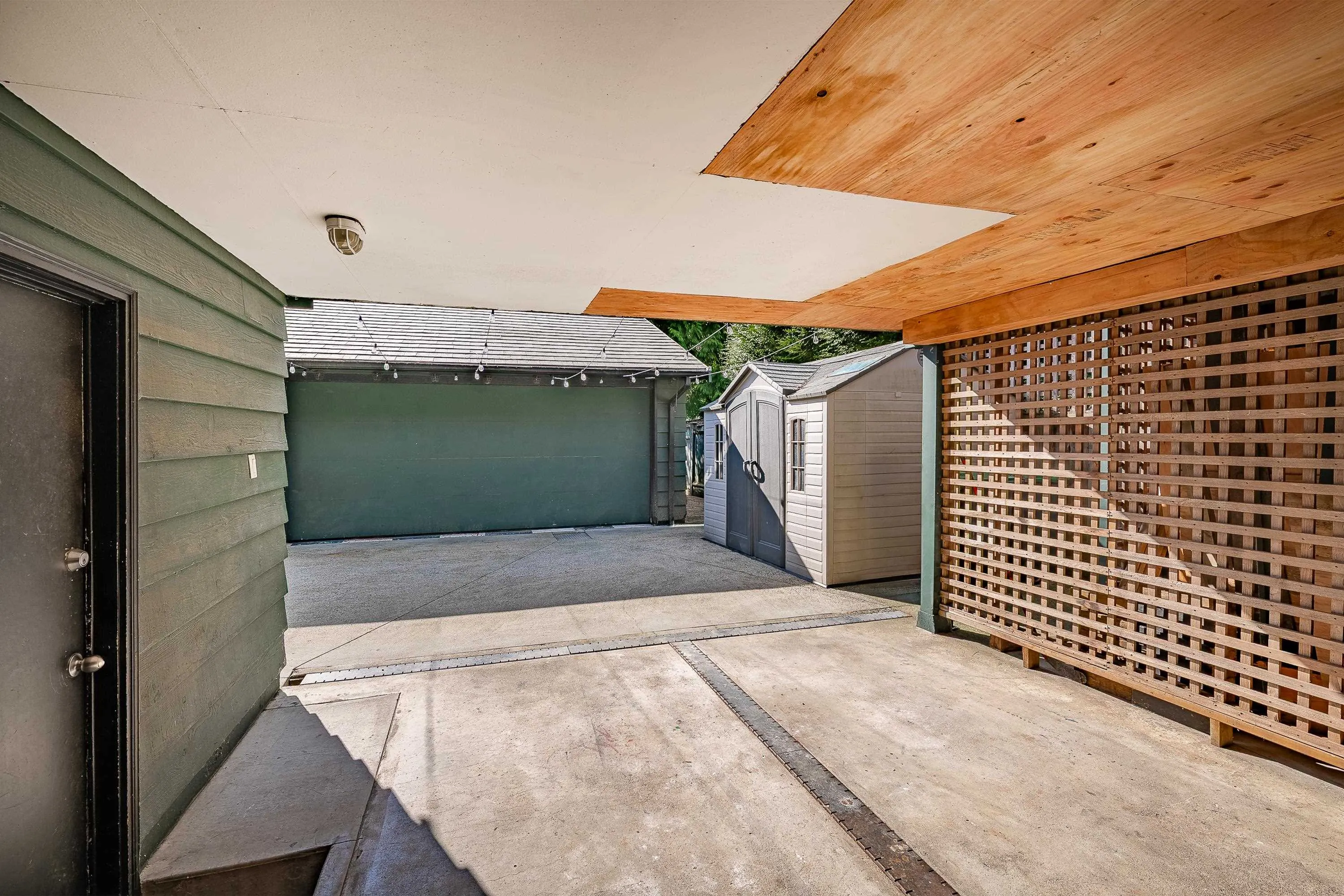 3163 Tennyson Crescent