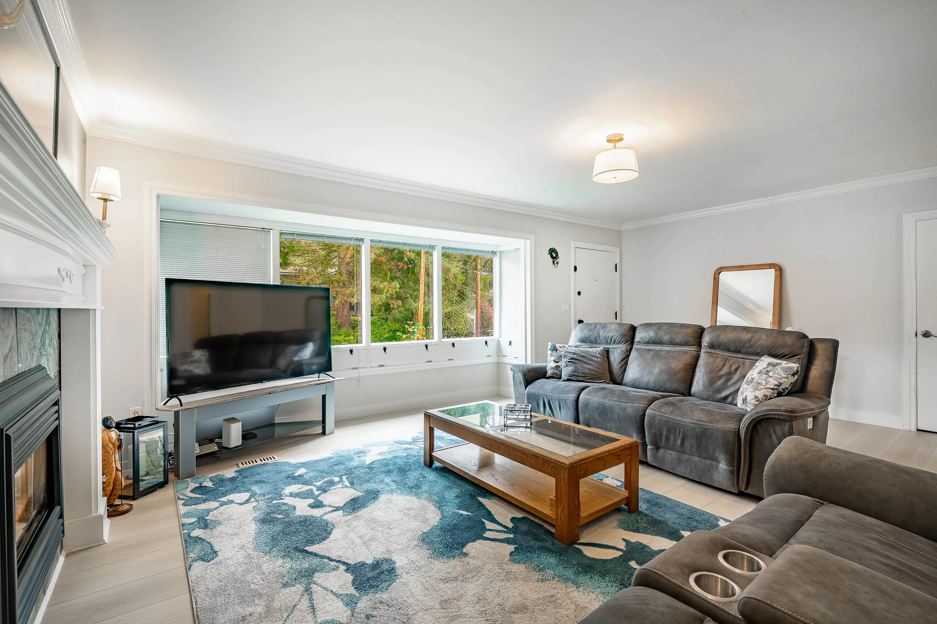 3163 Tennyson Crescent