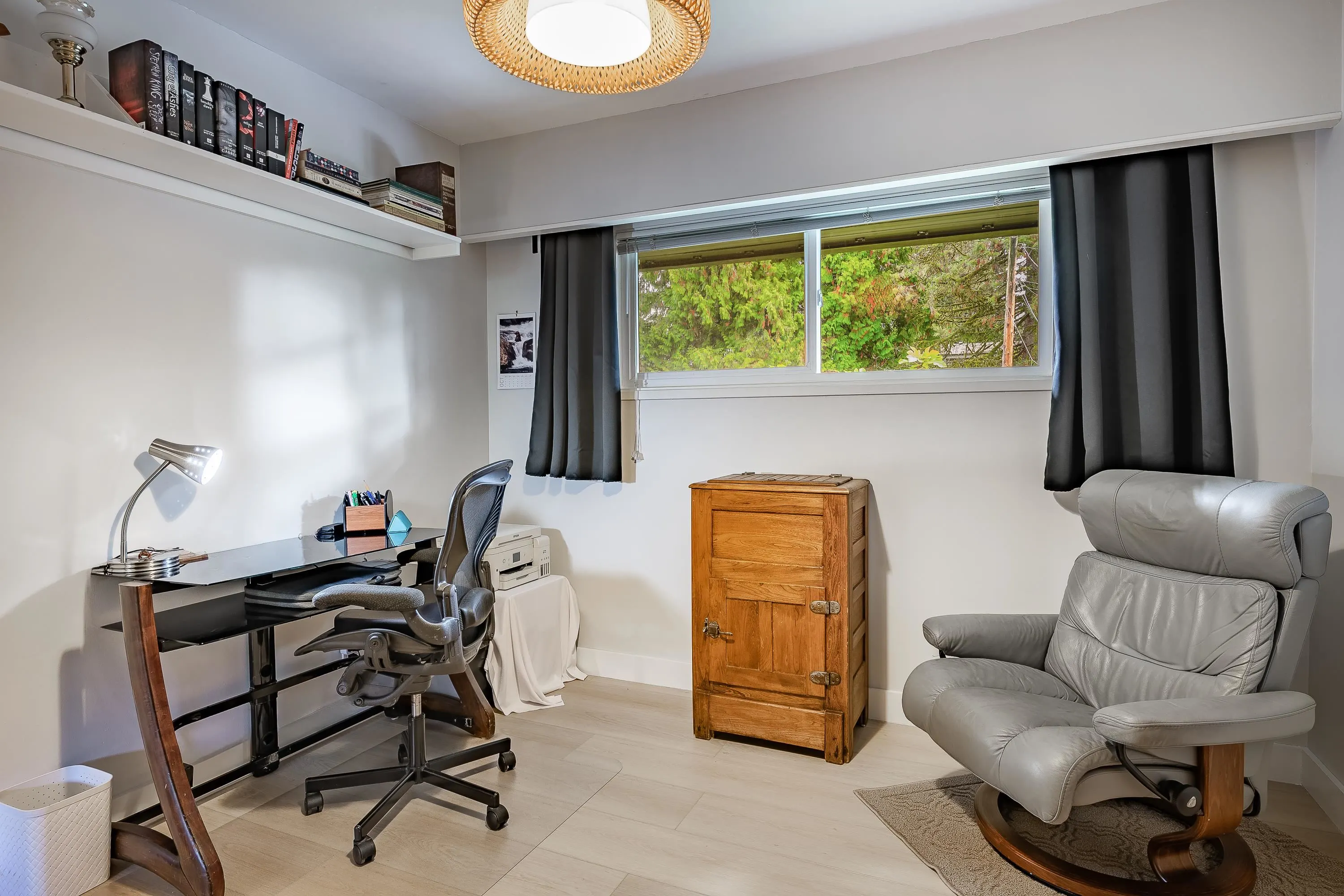 3163 Tennyson Crescent