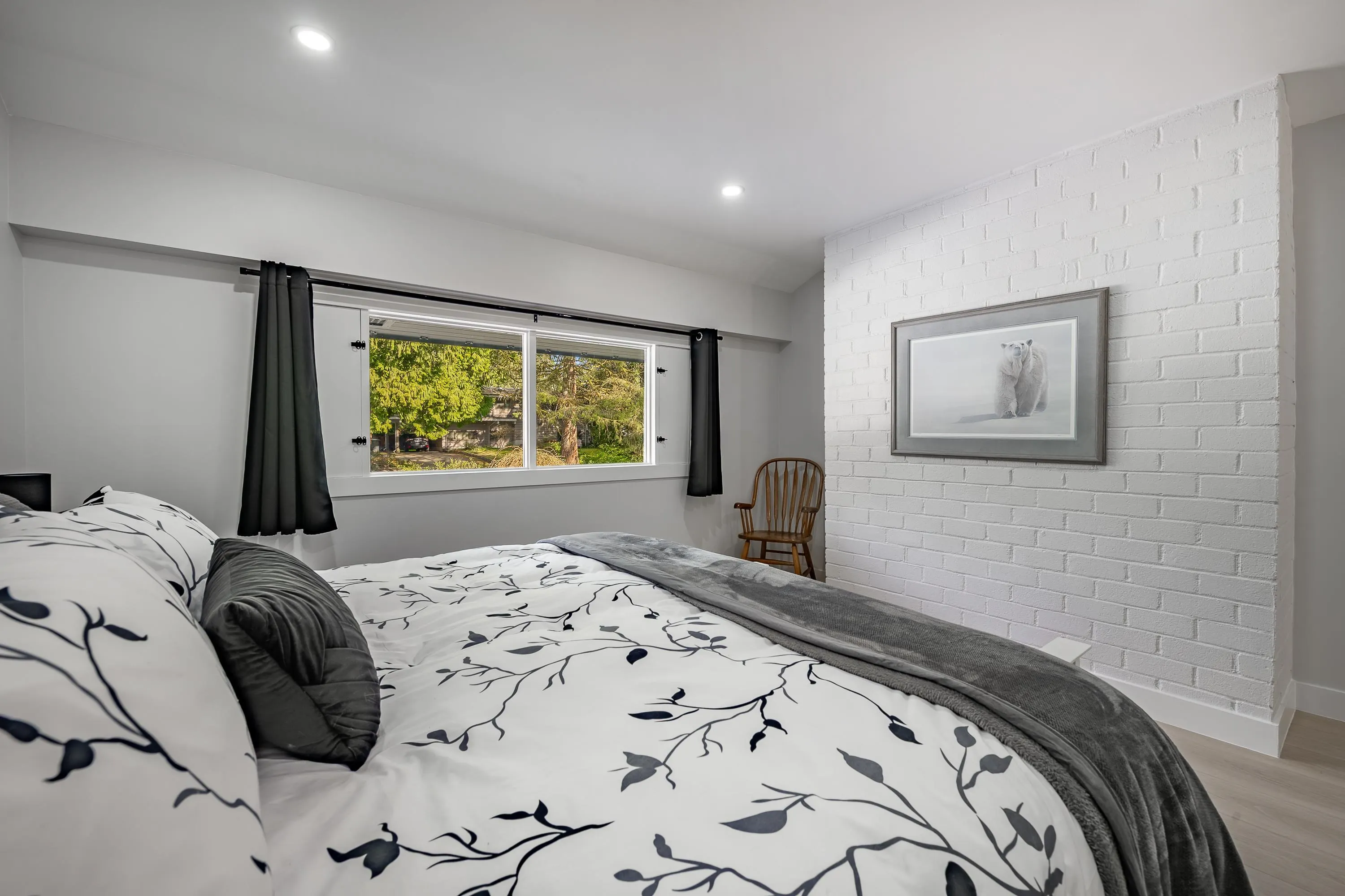 3163 Tennyson Crescent