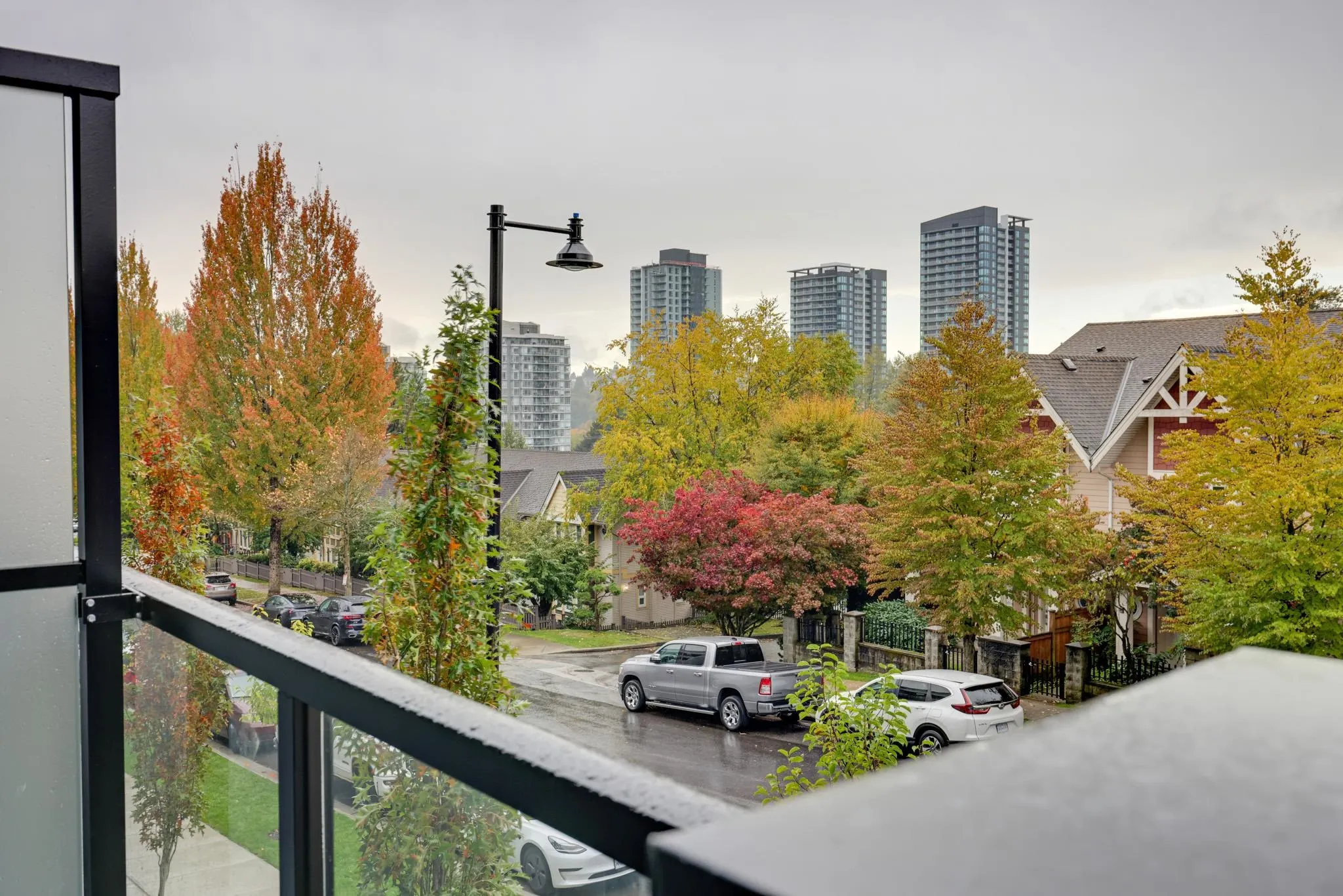 305 600 Rochester Avenue