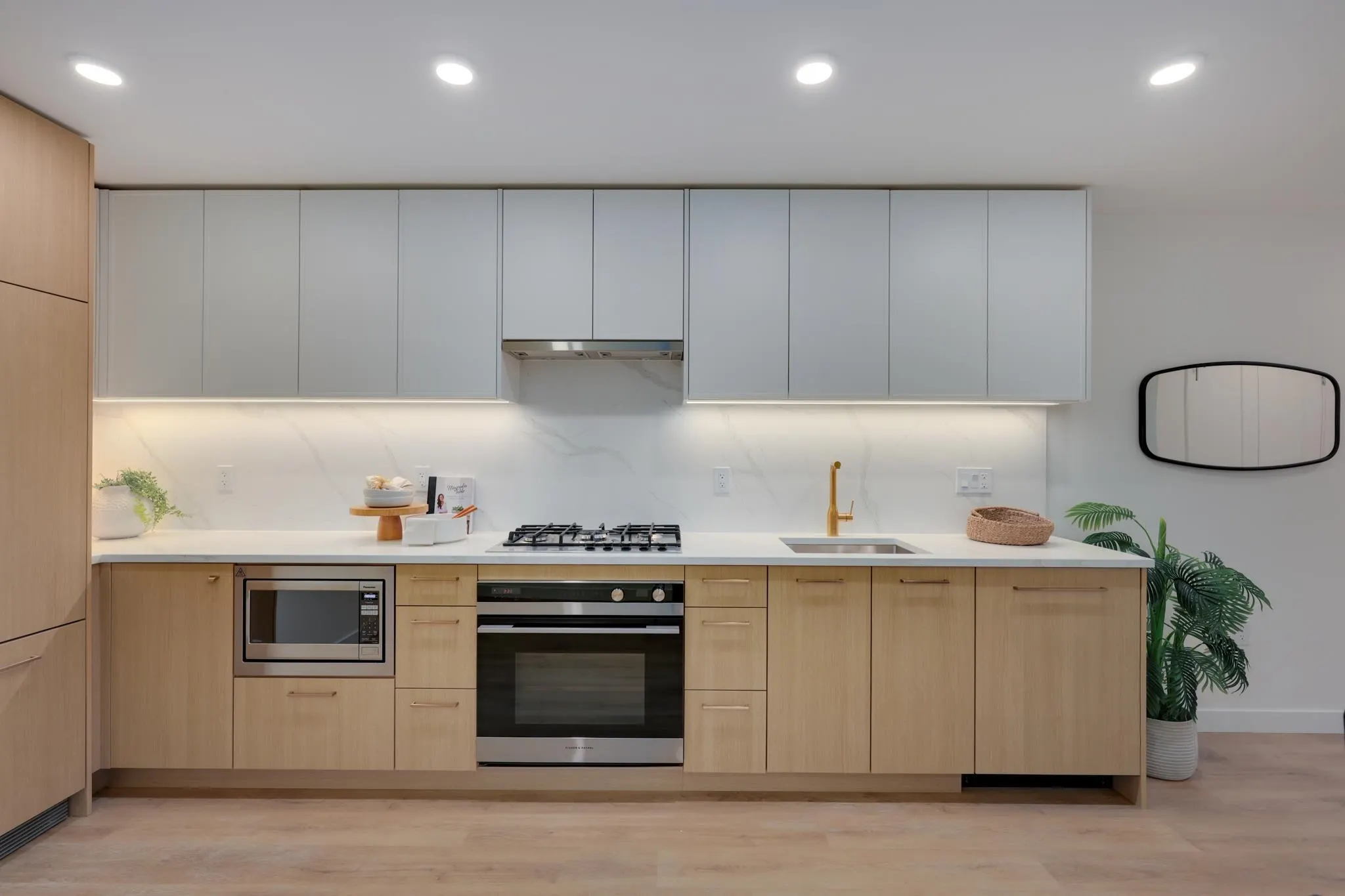 305 600 Rochester Avenue